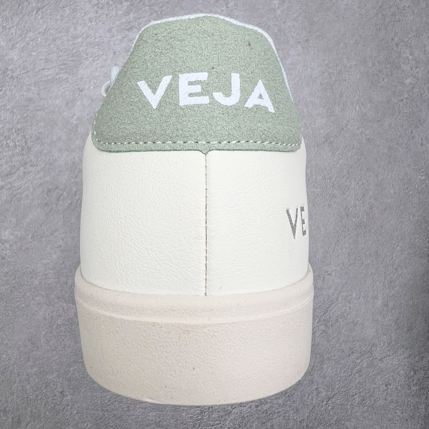 图片[8]-＃福利特价 Veja Leather Extra Sneakers 法国国民V字经典小白板鞋 #Ins爆款 街拍频繁上镜 春季入夏简约百搭款 全头层进口牛皮 舒适面革内里 广东厂 高端主打色系全网热销中 所售渠道大致由代购渠道 尺码：35 36 37 38 39 40 41 42 43 44 45-选品中心