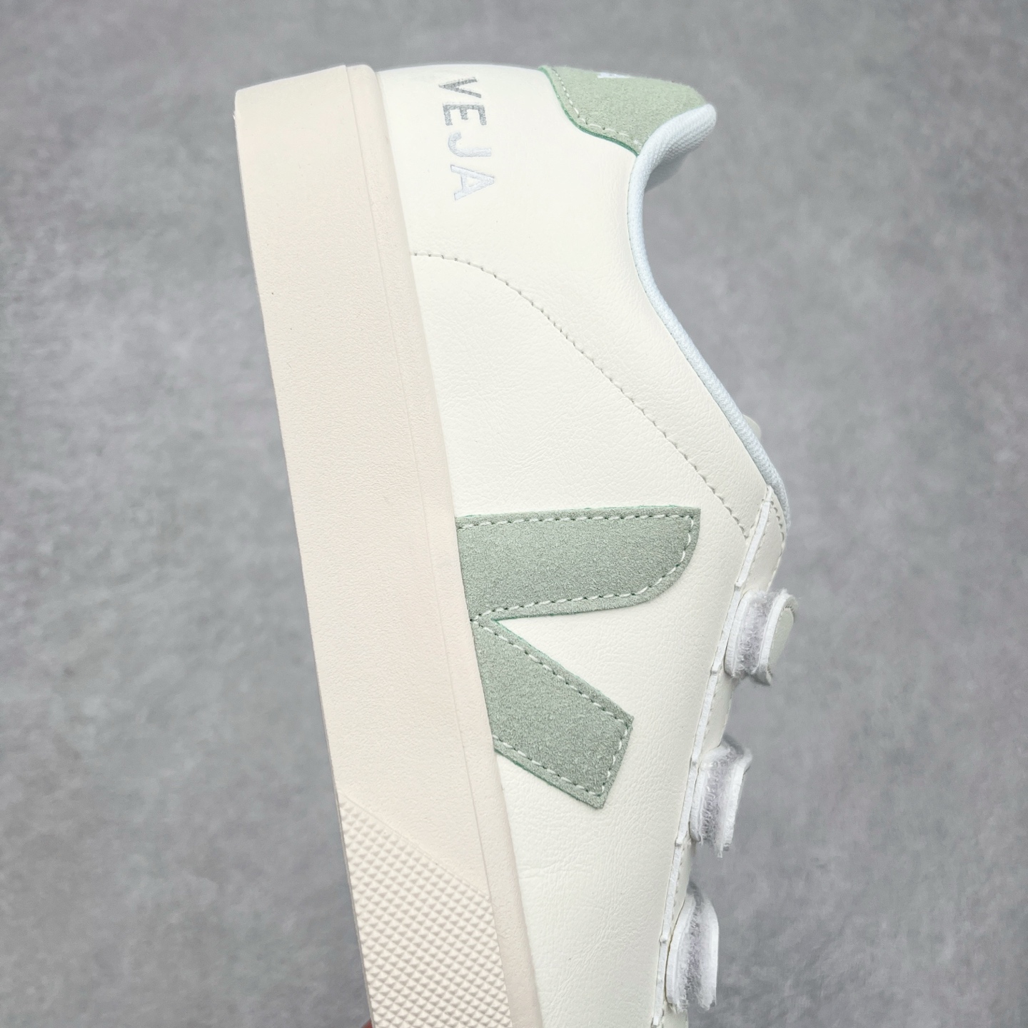图片[6]-＃福利特价 Veja Leather Extra Sneakers 法国国民V字经典小白板鞋 #Ins爆款 街拍频繁上镜 春季入夏简约百搭款 全头层进口牛皮 舒适面革内里 广东厂 高端主打色系全网热销中 所售渠道大致由代购渠道 尺码：35 36 37 38 39 40 41 42 43 44 45-选品中心