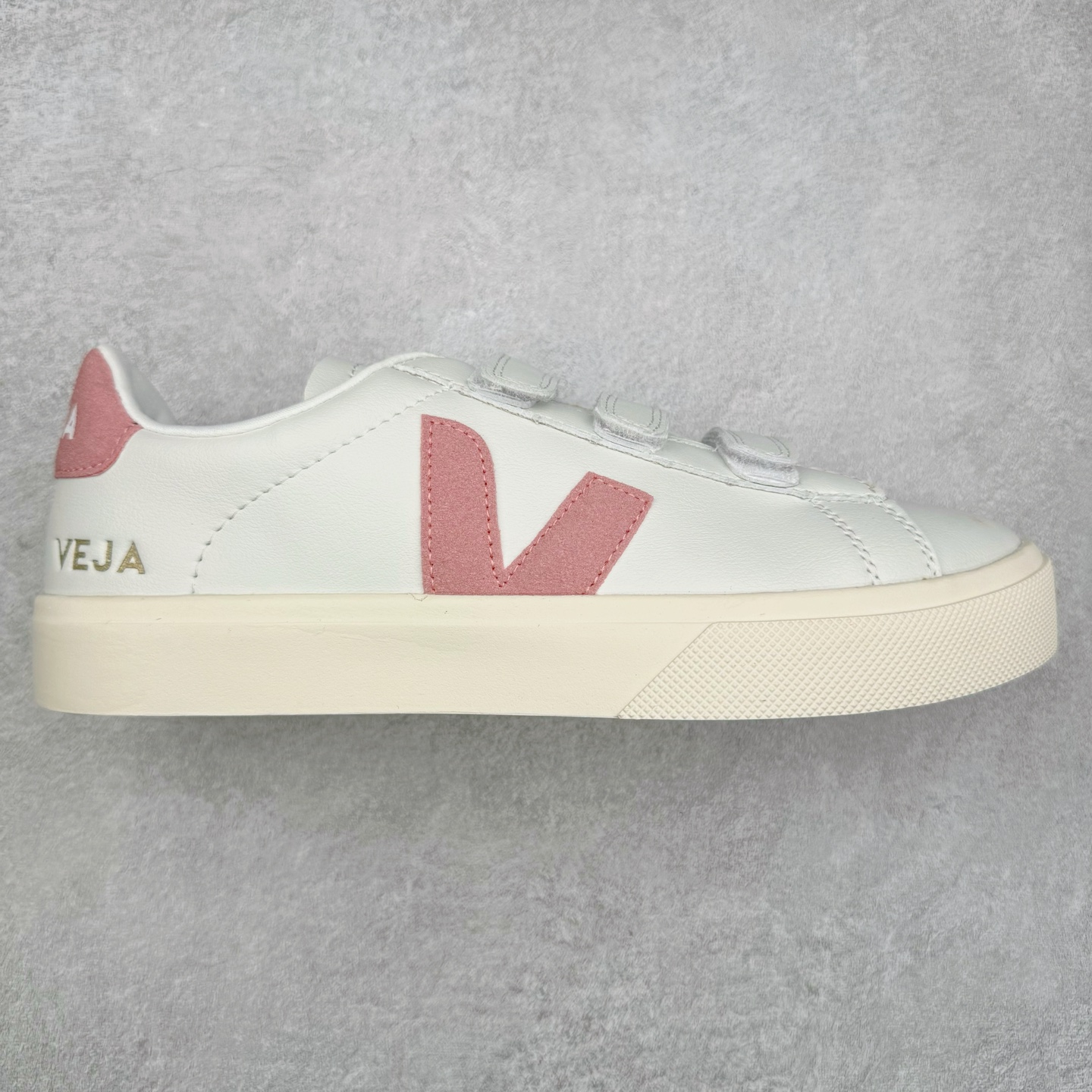 图片[5]-＃福利特价 Veja Leather Extra Sneakers 法国国民V字经典小白板鞋 #Ins爆款 街拍频繁上镜 春季入夏简约百搭款 全头层进口牛皮 舒适面革内里 广东厂 高端主打色系全网热销中 所售渠道大致由代购渠道 尺码：35 36 37 38 39 40 41 42 43 44 45-选品中心
