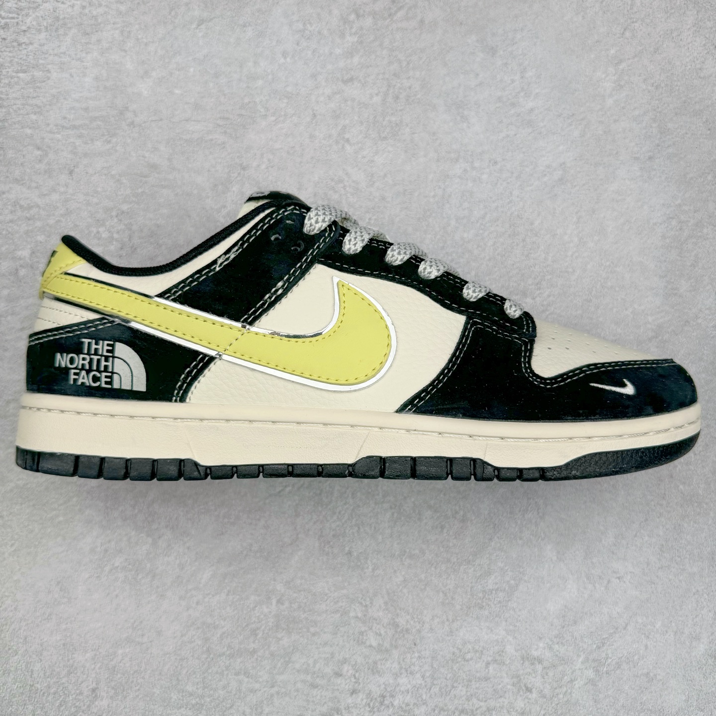 NK Dunk Low 定制配色XX3168-113 大厂出品 极力推荐 原装头层材料 独家版型蒸餾加工帶來的是更好的视觉和脚感体验大厂纯原品质出货 清洁度 电绣工艺 皮料切割干净无任何毛边 细节完美 尺码:36 36.5 37.5 38 38.5 39 40 40.5 41 42 42.5 43 44 44.5 45-选品中心