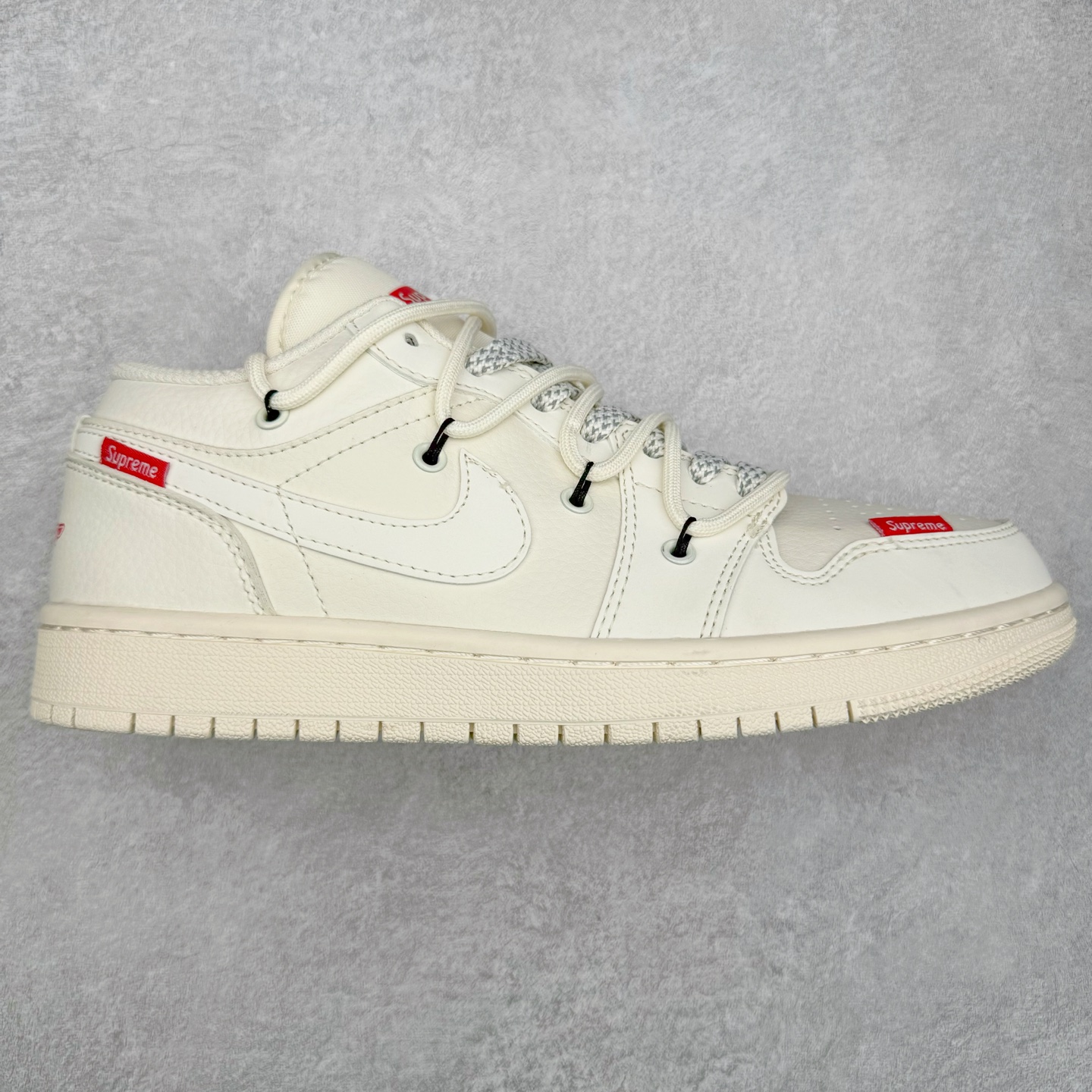 Air Jordan AJ1 Low 低帮定制 SJ9950-017 原厂内置气垫魔块 A模大底 头层小牛皮 鞋舌AJ原厂专用牛津布+AJ专用反口珍珠布+原厂无杂质高弹内里海棉+特殊封边弹力鞋带 尺码:36 36.5 37.5 38 38.5 39 40 40.5 41 42 42.5 43 44 44.5 45 46 47.5-选品中心