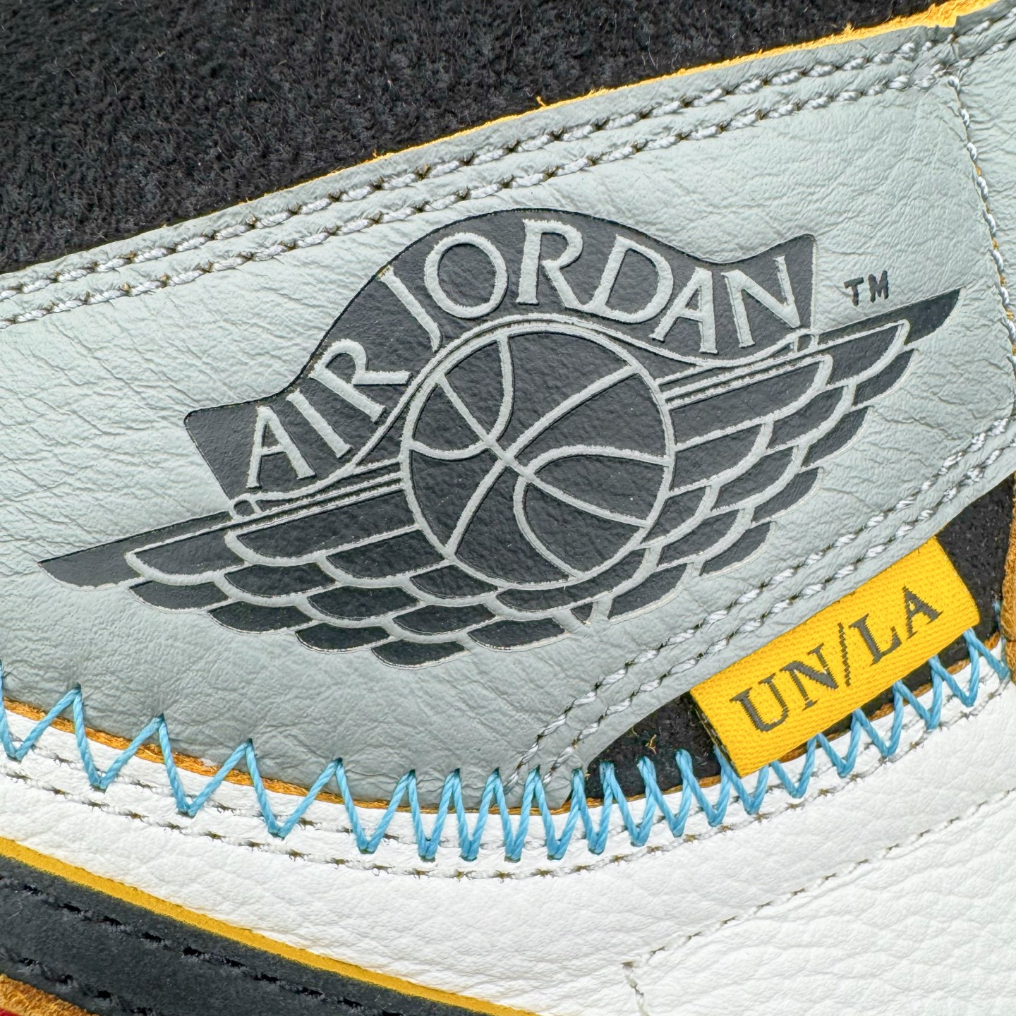 图片[18]-＃FK纯原 Union x Air Jordan AJ1 Retro High NRG 联名四色拼接灰白红 HV8563-600 原盒原配 原厂拉帮工艺 针距密度一致 全新升级网板中底 原楦原纸板开发 后跟弧度收口自然不对折 极致一眼正品既视感 原厂皮料 进口玻璃冲刀皮料裁剪零毛边 承诺百分百一致原鞋 全鞋电脑针车工艺 鞋面清洁度最高QC检验标准 控制溢胶 飞翼3D高频深度立体 鞋盒、防尘纸 均采购来自原厂 尺码：40 40.5 41 42 42.5 43 44 44.5 45 46 47.5-选品中心