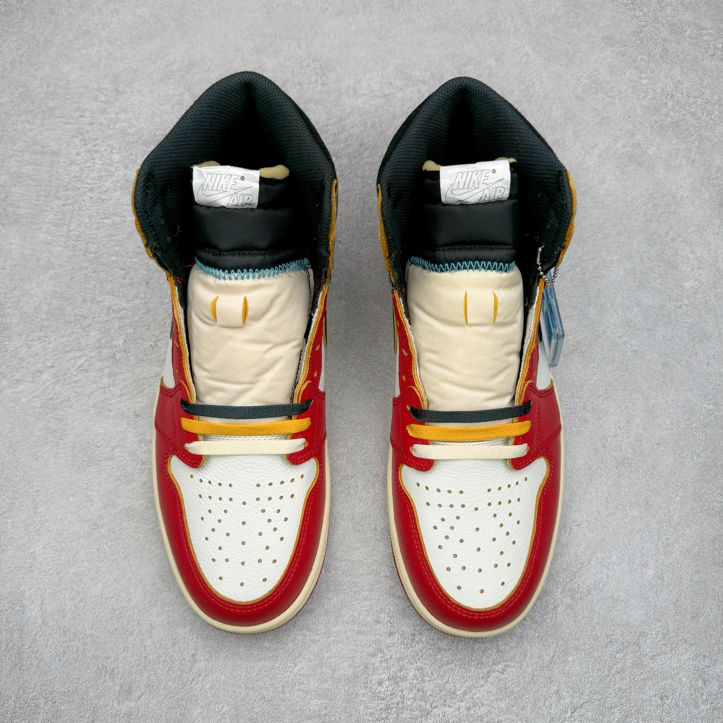 图片[2]-＃FK纯原 Union x Air Jordan AJ1 Retro High NRG 联名四色拼接灰白红 HV8563-600 原盒原配 原厂拉帮工艺 针距密度一致 全新升级网板中底 原楦原纸板开发 后跟弧度收口自然不对折 极致一眼正品既视感 原厂皮料 进口玻璃冲刀皮料裁剪零毛边 承诺百分百一致原鞋 全鞋电脑针车工艺 鞋面清洁度最高QC检验标准 控制溢胶 飞翼3D高频深度立体 鞋盒、防尘纸 均采购来自原厂 尺码：40 40.5 41 42 42.5 43 44 44.5 45 46 47.5-选品中心