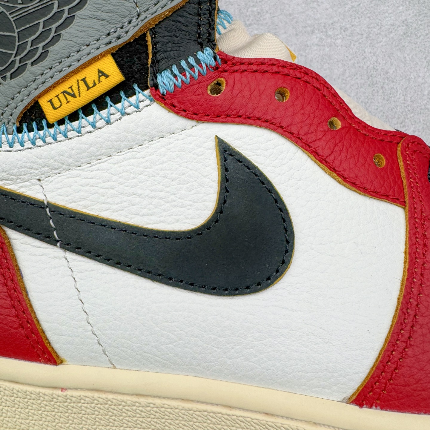 图片[19]-＃FK纯原 Union x Air Jordan AJ1 Retro High NRG 联名四色拼接灰白红 HV8563-600 原盒原配 原厂拉帮工艺 针距密度一致 全新升级网板中底 原楦原纸板开发 后跟弧度收口自然不对折 极致一眼正品既视感 原厂皮料 进口玻璃冲刀皮料裁剪零毛边 承诺百分百一致原鞋 全鞋电脑针车工艺 鞋面清洁度最高QC检验标准 控制溢胶 飞翼3D高频深度立体 鞋盒、防尘纸 均采购来自原厂 尺码：40 40.5 41 42 42.5 43 44 44.5 45 46 47.5-选品中心