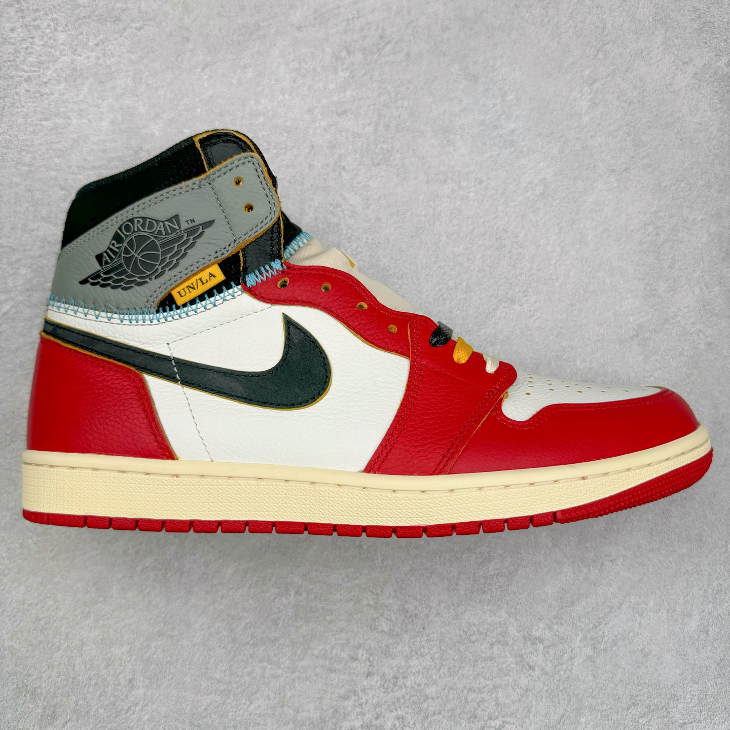 ＃FK纯原 Union x Air Jordan AJ1 Retro High NRG 联名四色拼接灰白红 HV8563-600 原盒原配 原厂拉帮工艺 针距密度一致 全新升级网板中底 原楦原纸板开发 后跟弧度收口自然不对折 极致一眼正品既视感 原厂皮料 进口玻璃冲刀皮料裁剪零毛边 承诺百分百一致原鞋 全鞋电脑针车工艺 鞋面清洁度最高QC检验标准 控制溢胶 飞翼3D高频深度立体 鞋盒、防尘纸 均采购来自原厂 尺码：40 40.5 41 42 42.5 43 44 44.5 45 46 47.5-选品中心