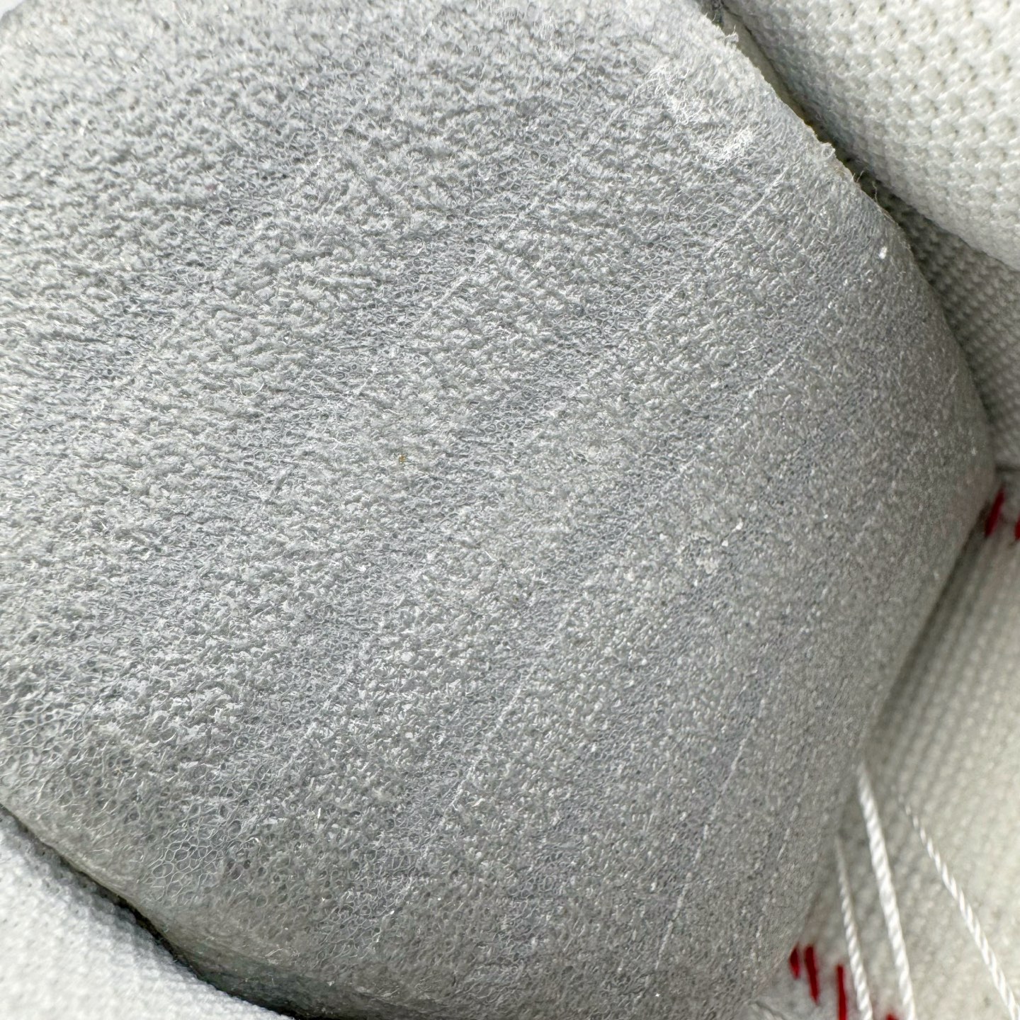 图片[12]-＃奥莱Zp订单福利 NK Air Force 1´07 Low 空军一号低帮百搭休闲运动板鞋 纯白 CW2288-111 独家渠道 市面未流通批次 奥莱直播间499 599一样的东西 碾压市面现存所有版本 公司一样的东西 超值回馈 帮你省钱 支持各种鉴定 柔软、弹性十足的缓震性能和出色的中底设计 横跨复古与现代的外型结合 造就出风靡全球三十多年的Force 1 直到今天还深受青睐 尺码：36 36.5 37.5 38 38.5 39 40 40.5 41 42 42.5 43 44 44.5 45 46-选品中心