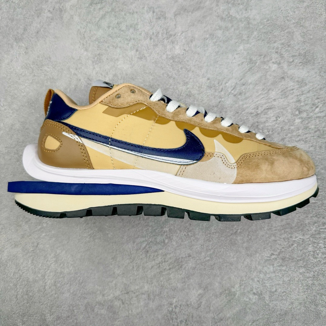 ＃XP纯原福利 Sacai x NK VaporWaffle 联名款华夫3.0潮流休闲增高运动鞋 全套原楦原纸版原鞋开模 全网最具灵魂的版型 皮料卡色质感均保持原鞋一致 原装油墨Logo手工描漆 原装大底米色部分外尖内方 大底开口上翘弧度 后跟开口弧度高度原鞋一致 全鞋电脑针车 原厂鞋舌织唛标 原盒原配 中文合格证质保卡 客订外包保护盒 尺码对应库存明细‼️-选品中心