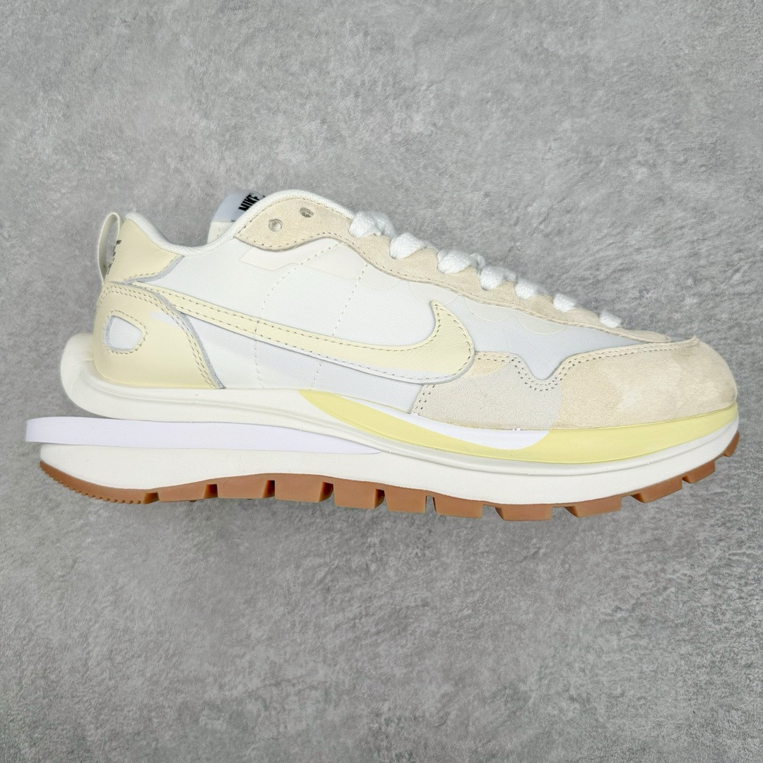 ＃XP纯原福利 Sacai x NK VaporWaffle 联名款华夫3.0潮流休闲增高运动鞋 全套原楦原纸版原鞋开模 全网最具灵魂的版型 皮料卡色质感均保持原鞋一致 原装油墨Logo手工描漆 原装大底米色部分外尖内方 大底开口上翘弧度 后跟开口弧度高度原鞋一致 全鞋电脑针车 原厂鞋舌织唛标 原盒原配 中文合格证质保卡 客订外包保护盒 尺码对应库存明细‼️-选品中心