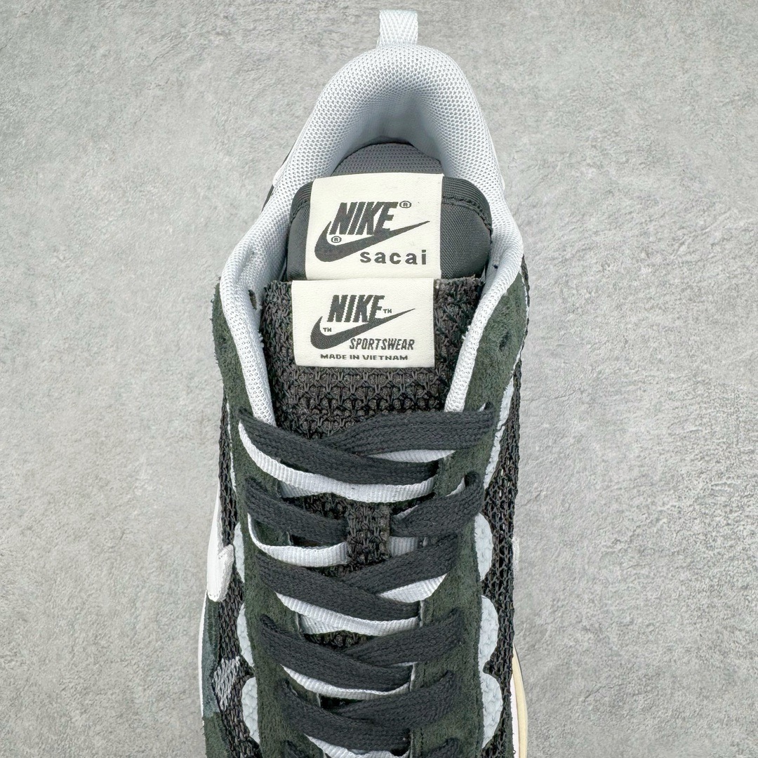 图片[5]-＃XP纯原福利 Sacai x NK VaporWaffle 联名款华夫3.0潮流休闲增高运动鞋 全套原楦原纸版原鞋开模 全网最具灵魂的版型 皮料卡色质感均保持原鞋一致 原装油墨Logo手工描漆 原装大底米色部分外尖内方 大底开口上翘弧度 后跟开口弧度高度原鞋一致 全鞋电脑针车 原厂鞋舌织唛标 原盒原配 中文合格证质保卡 客订外包保护盒 尺码对应库存明细‼️-选品中心