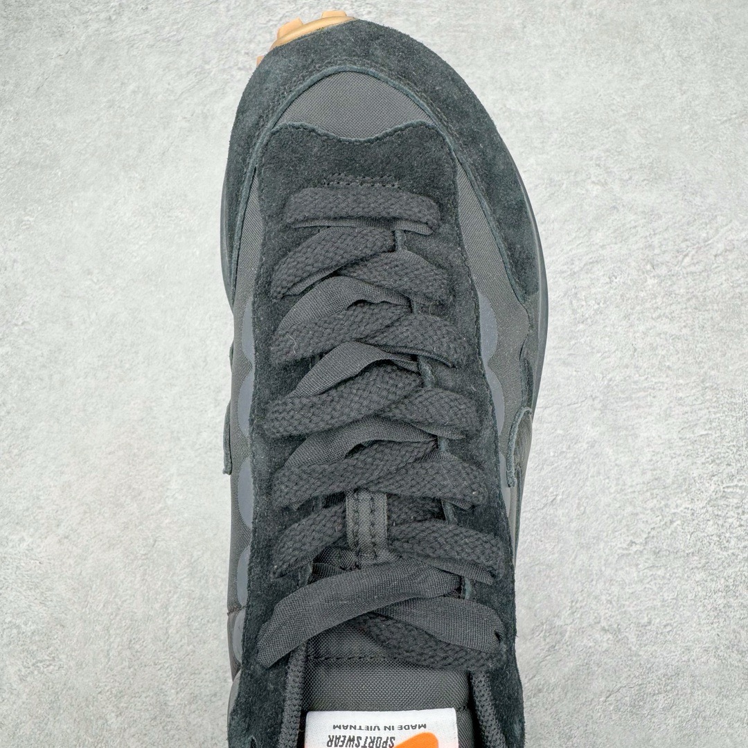 图片[4]-＃XP纯原福利 Sacai x NK VaporWaffle 联名款华夫3.0潮流休闲增高运动鞋 全套原楦原纸版原鞋开模 全网最具灵魂的版型 皮料卡色质感均保持原鞋一致 原装油墨Logo手工描漆 原装大底米色部分外尖内方 大底开口上翘弧度 后跟开口弧度高度原鞋一致 全鞋电脑针车 原厂鞋舌织唛标 原盒原配 中文合格证质保卡 客订外包保护盒 尺码对应库存明细‼️-选品中心