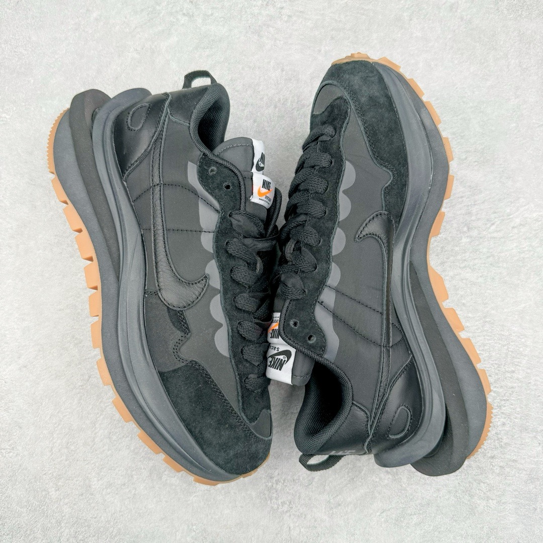 图片[3]-＃XP纯原福利 Sacai x NK VaporWaffle 联名款华夫3.0潮流休闲增高运动鞋 全套原楦原纸版原鞋开模 全网最具灵魂的版型 皮料卡色质感均保持原鞋一致 原装油墨Logo手工描漆 原装大底米色部分外尖内方 大底开口上翘弧度 后跟开口弧度高度原鞋一致 全鞋电脑针车 原厂鞋舌织唛标 原盒原配 中文合格证质保卡 客订外包保护盒 尺码对应库存明细‼️-选品中心