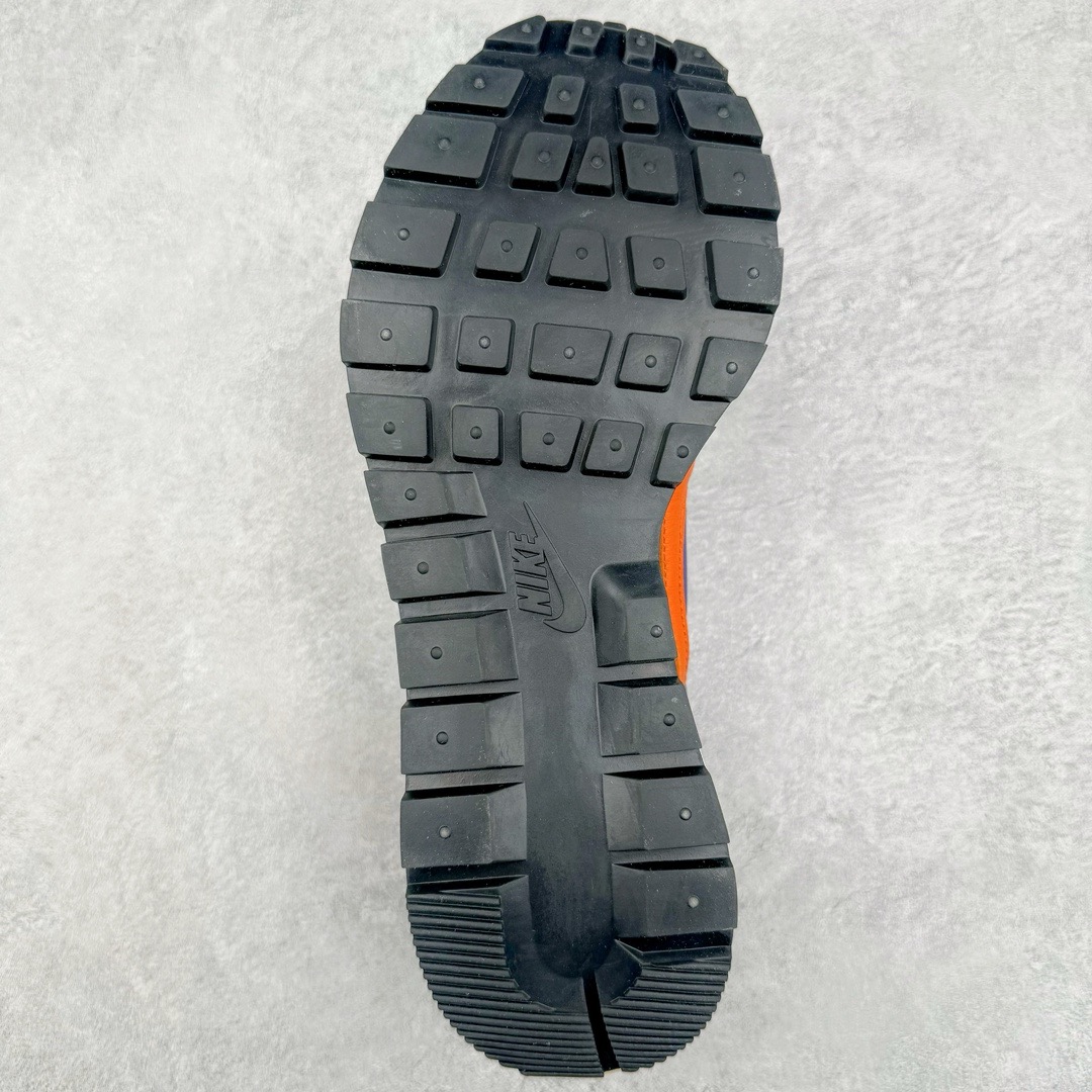 图片[8]-＃XP纯原福利 Sacai x NK VaporWaffle 联名款华夫3.0潮流休闲增高运动鞋 全套原楦原纸版原鞋开模 全网最具灵魂的版型 皮料卡色质感均保持原鞋一致 原装油墨Logo手工描漆 原装大底米色部分外尖内方 大底开口上翘弧度 后跟开口弧度高度原鞋一致 全鞋电脑针车 原厂鞋舌织唛标 原盒原配 中文合格证质保卡 客订外包保护盒 尺码对应库存明细‼️-选品中心