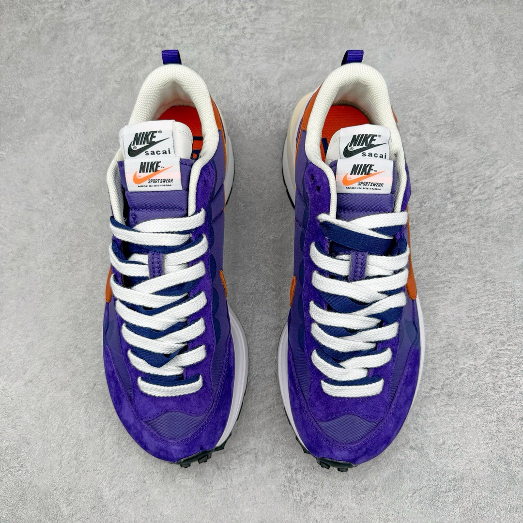 图片[2]-＃XP纯原福利 Sacai x NK VaporWaffle 联名款华夫3.0潮流休闲增高运动鞋 全套原楦原纸版原鞋开模 全网最具灵魂的版型 皮料卡色质感均保持原鞋一致 原装油墨Logo手工描漆 原装大底米色部分外尖内方 大底开口上翘弧度 后跟开口弧度高度原鞋一致 全鞋电脑针车 原厂鞋舌织唛标 原盒原配 中文合格证质保卡 客订外包保护盒 尺码对应库存明细‼️-选品中心