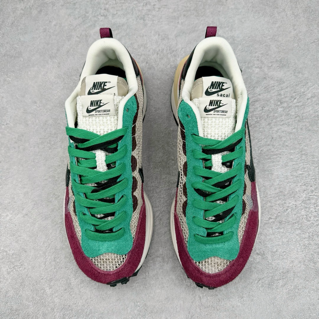 图片[2]-＃XP纯原福利 Sacai x NK VaporWaffle 联名款华夫3.0潮流休闲增高运动鞋 全套原楦原纸版原鞋开模 全网最具灵魂的版型 皮料卡色质感均保持原鞋一致 原装油墨Logo手工描漆 原装大底米色部分外尖内方 大底开口上翘弧度 后跟开口弧度高度原鞋一致 全鞋电脑针车 原厂鞋舌织唛标 原盒原配 中文合格证质保卡 客订外包保护盒 尺码对应库存明细‼️-选品中心