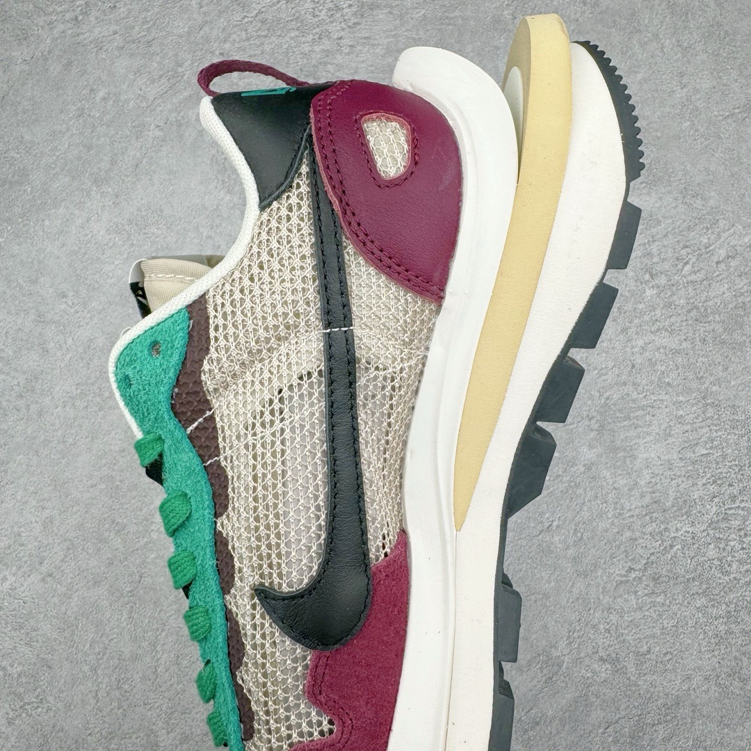 图片[7]-＃XP纯原福利 Sacai x NK VaporWaffle 联名款华夫3.0潮流休闲增高运动鞋 全套原楦原纸版原鞋开模 全网最具灵魂的版型 皮料卡色质感均保持原鞋一致 原装油墨Logo手工描漆 原装大底米色部分外尖内方 大底开口上翘弧度 后跟开口弧度高度原鞋一致 全鞋电脑针车 原厂鞋舌织唛标 原盒原配 中文合格证质保卡 客订外包保护盒 尺码对应库存明细‼️-选品中心