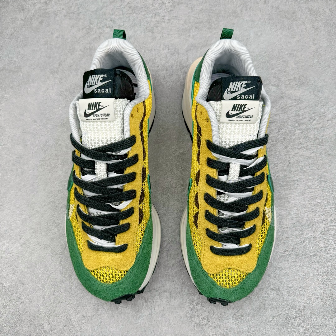 图片[2]-＃XP纯原福利 Sacai x NK VaporWaffle 联名款华夫3.0潮流休闲增高运动鞋 全套原楦原纸版原鞋开模 全网最具灵魂的版型 皮料卡色质感均保持原鞋一致 原装油墨Logo手工描漆 原装大底米色部分外尖内方 大底开口上翘弧度 后跟开口弧度高度原鞋一致 全鞋电脑针车 原厂鞋舌织唛标 原盒原配 中文合格证质保卡 客订外包保护盒 尺码对应库存明细‼️-选品中心