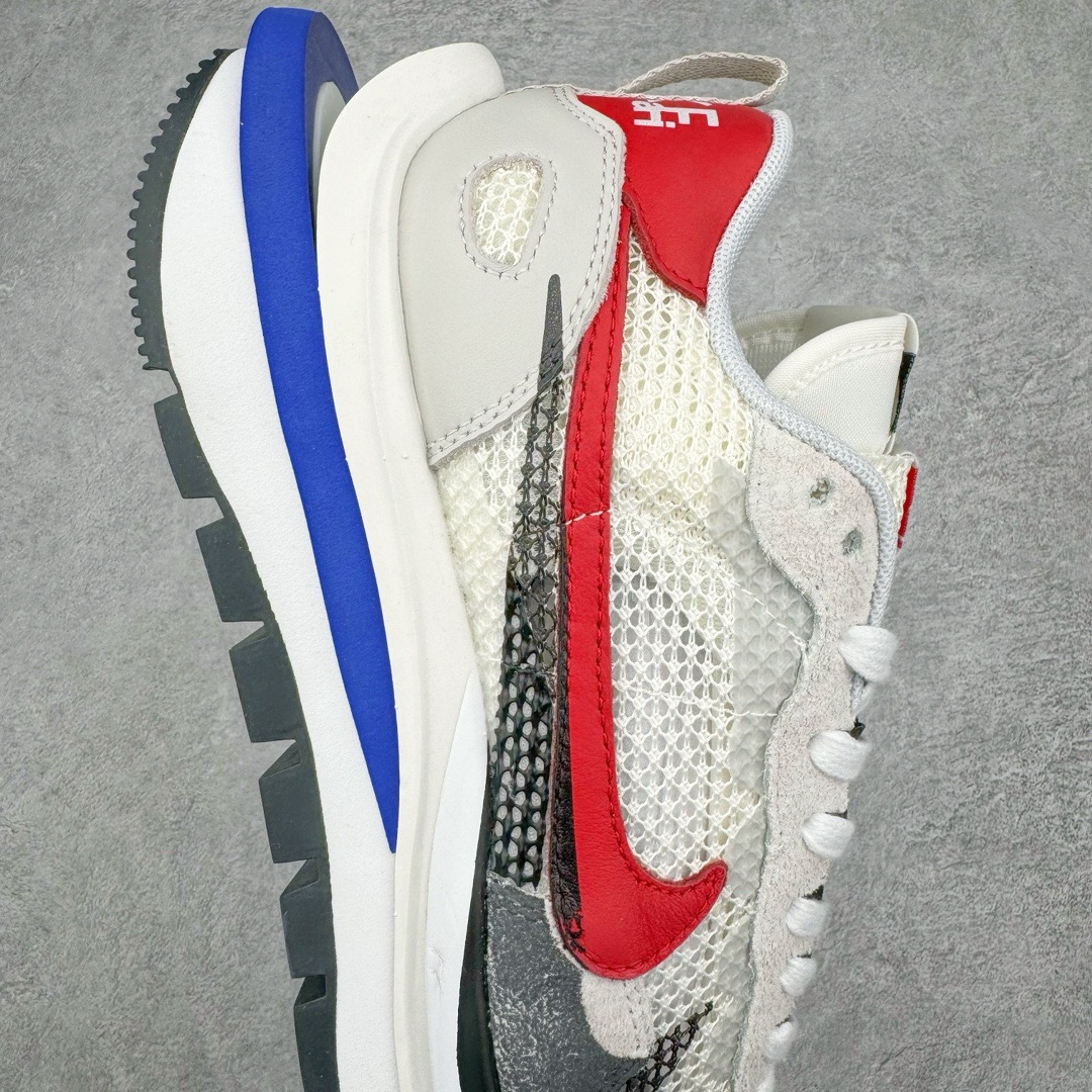 图片[6]-＃XP纯原福利 Sacai x NK VaporWaffle 联名款华夫3.0潮流休闲增高运动鞋 全套原楦原纸版原鞋开模 全网最具灵魂的版型 皮料卡色质感均保持原鞋一致 原装油墨Logo手工描漆 原装大底米色部分外尖内方 大底开口上翘弧度 后跟开口弧度高度原鞋一致 全鞋电脑针车 原厂鞋舌织唛标 原盒原配 中文合格证质保卡 客订外包保护盒 尺码对应库存明细‼️-选品中心