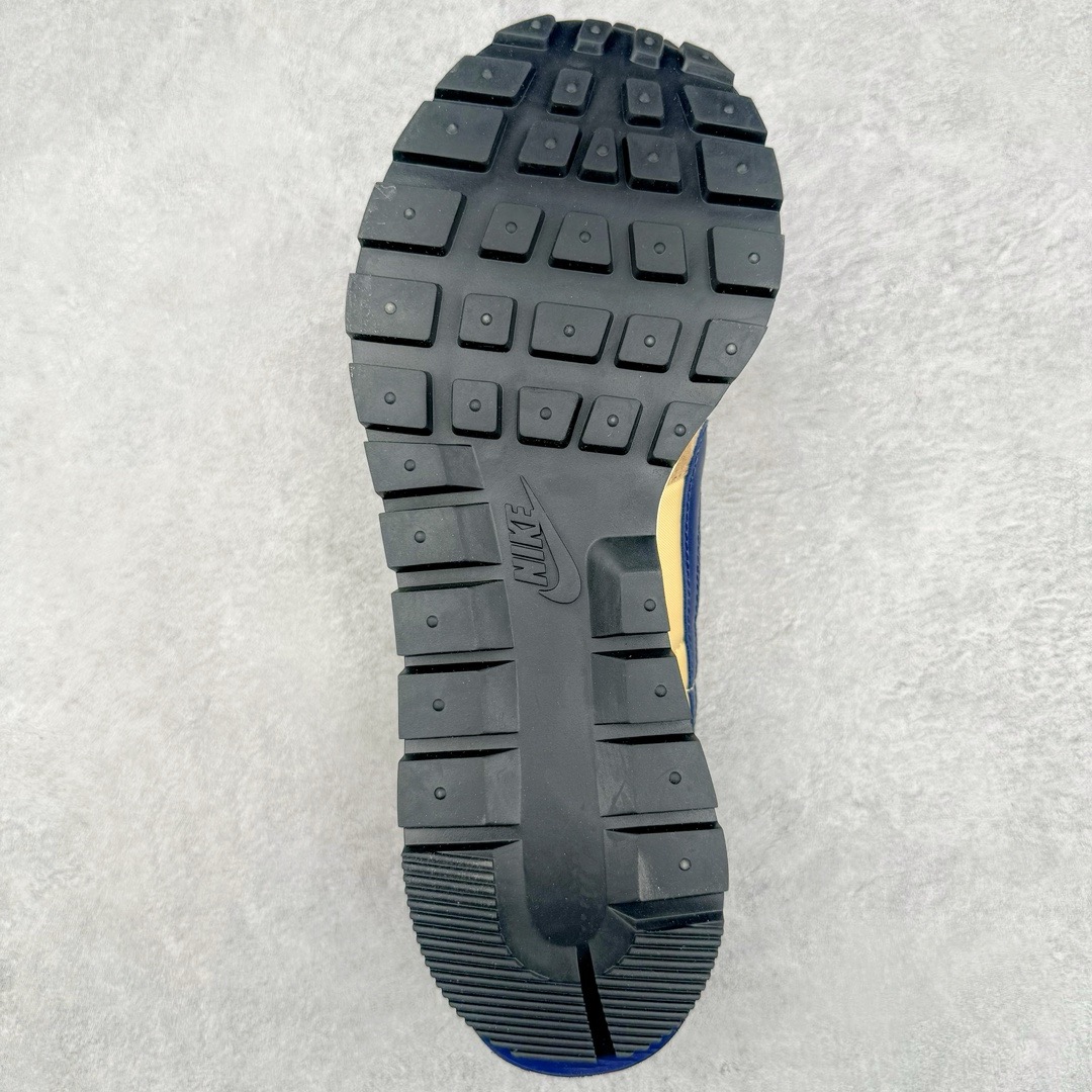 图片[9]-＃XP纯原福利 Sacai x NK VaporWaffle 联名款华夫3.0潮流休闲增高运动鞋 全套原楦原纸版原鞋开模 全网最具灵魂的版型 皮料卡色质感均保持原鞋一致 原装油墨Logo手工描漆 原装大底米色部分外尖内方 大底开口上翘弧度 后跟开口弧度高度原鞋一致 全鞋电脑针车 原厂鞋舌织唛标 原盒原配 中文合格证质保卡 客订外包保护盒 尺码对应库存明细‼️-选品中心