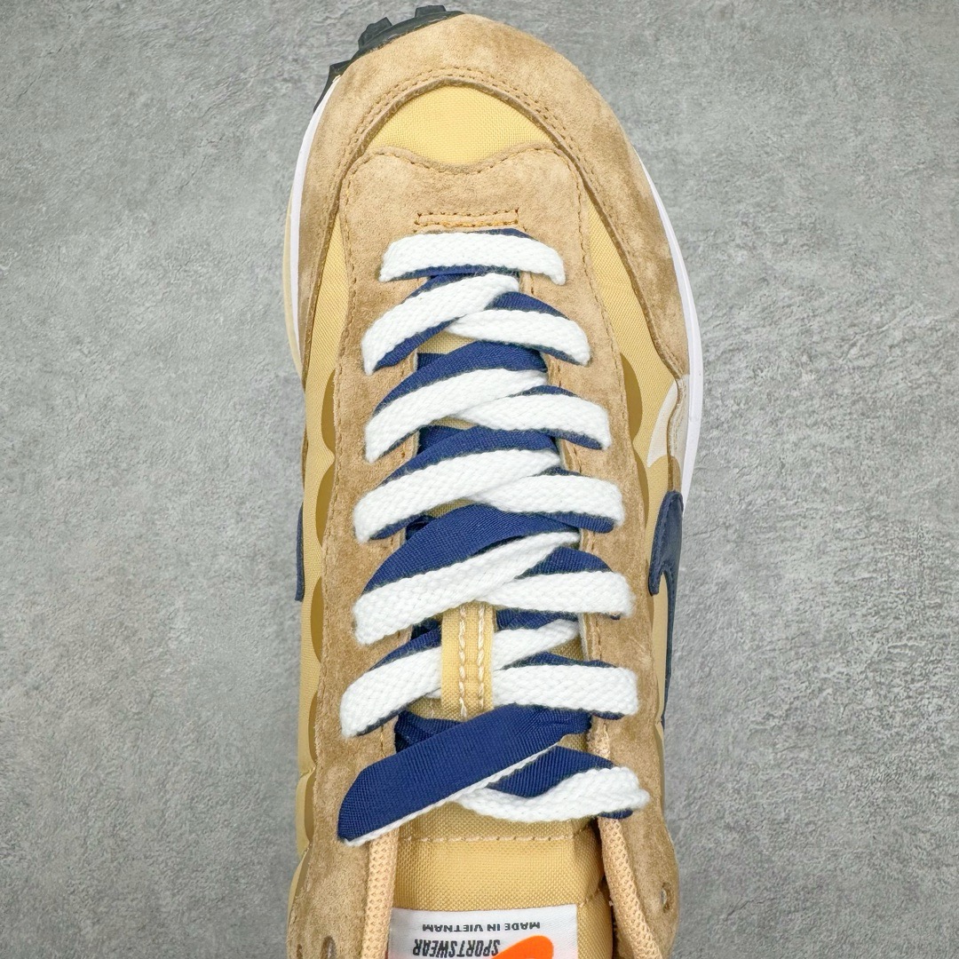 图片[4]-＃XP纯原福利 Sacai x NK VaporWaffle 联名款华夫3.0潮流休闲增高运动鞋 全套原楦原纸版原鞋开模 全网最具灵魂的版型 皮料卡色质感均保持原鞋一致 原装油墨Logo手工描漆 原装大底米色部分外尖内方 大底开口上翘弧度 后跟开口弧度高度原鞋一致 全鞋电脑针车 原厂鞋舌织唛标 原盒原配 中文合格证质保卡 客订外包保护盒 尺码对应库存明细‼️-选品中心