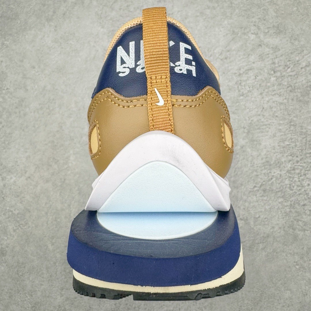 图片[8]-＃XP纯原福利 Sacai x NK VaporWaffle 联名款华夫3.0潮流休闲增高运动鞋 全套原楦原纸版原鞋开模 全网最具灵魂的版型 皮料卡色质感均保持原鞋一致 原装油墨Logo手工描漆 原装大底米色部分外尖内方 大底开口上翘弧度 后跟开口弧度高度原鞋一致 全鞋电脑针车 原厂鞋舌织唛标 原盒原配 中文合格证质保卡 客订外包保护盒 尺码对应库存明细‼️-选品中心