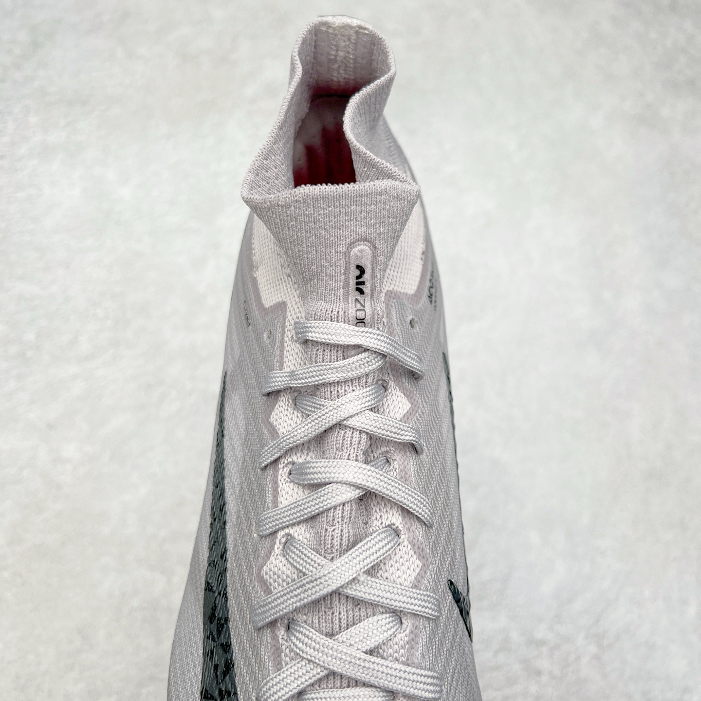 图片[5]-NK Mercurial Vapor Elite 刺客系列实战足球鞋 原代工厂出品 全进口机台生产设备 百分百采用优质原材料 严格按照工艺流程生产 确保每一双鞋都符合原厂标准 确保与原版无二 打造最纯粹的实战体验 高端的东西 品质全在细节里 全网品质最强足球鞋 没有之一（支持高强度实战）尺码：35 36 36.5 37.5 38 38.5 39 40 40.5 41 42 42.5 43 44 44.5 45-选品中心