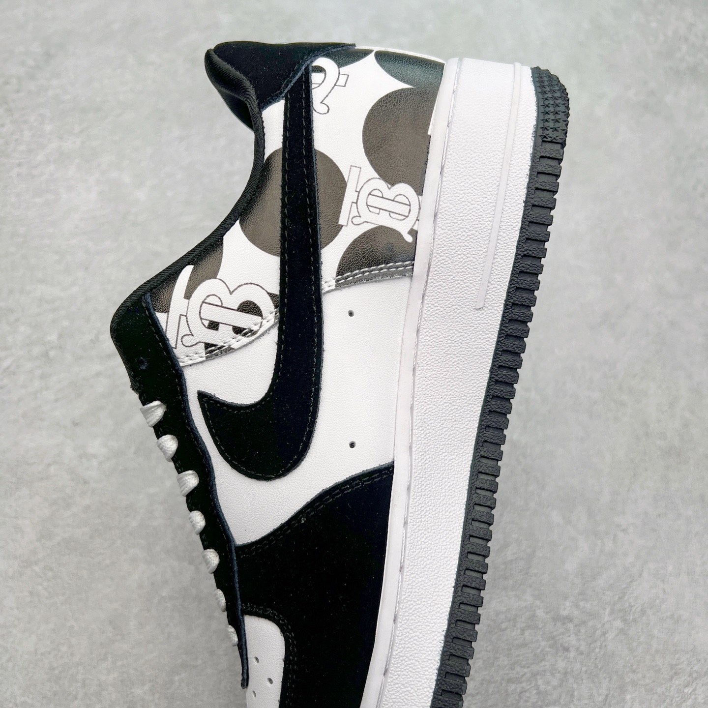 图片[7]-NK Air Force 1´07 Low 空军一号低帮百搭休闲运动板鞋 DF0188-029 柔软、弹性十足的缓震性能和出色的中底设计 横跨复古与现代的外型结合 造就出风靡全球 三十多年的Force 1 直到今天还深受青睐 尺码：36 36.5 37.5 38 38.5 39 40 40.5 41 42 42.5 43 44 44.5 45-选品中心