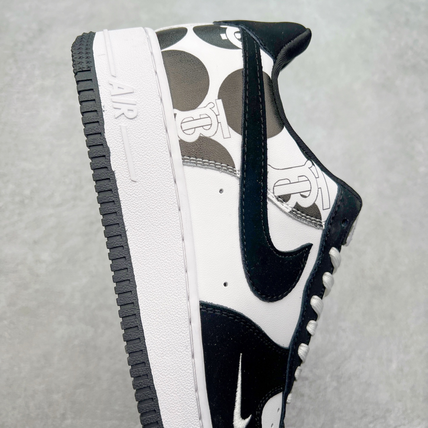 图片[6]-NK Air Force 1´07 Low 空军一号低帮百搭休闲运动板鞋 DF0188-029 柔软、弹性十足的缓震性能和出色的中底设计 横跨复古与现代的外型结合 造就出风靡全球 三十多年的Force 1 直到今天还深受青睐 尺码：36 36.5 37.5 38 38.5 39 40 40.5 41 42 42.5 43 44 44.5 45-选品中心