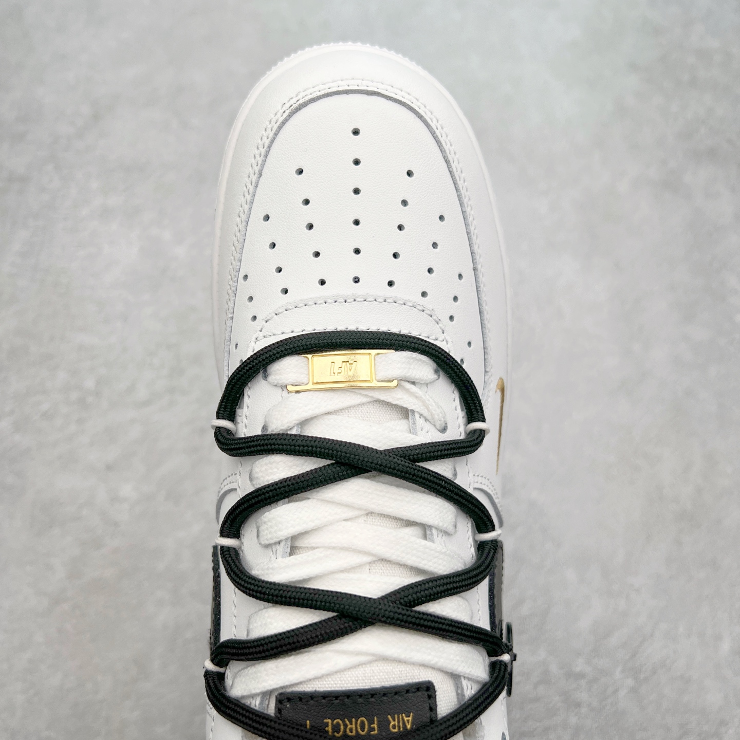 图片[4]-NK Air Force 1´07 Low 空军一号低帮百搭休闲运动板鞋 CZ0210-102 柔软、弹性十足的缓震性能和出色的中底设计 横跨复古与现代的外型结合 造就出风靡全球 三十多年的Force 1 直到今天还深受青睐 尺码：36 36.5 37.5 38 38.5 39 40 40.5 41 42 42.5 43 44 44.5 45-选品中心