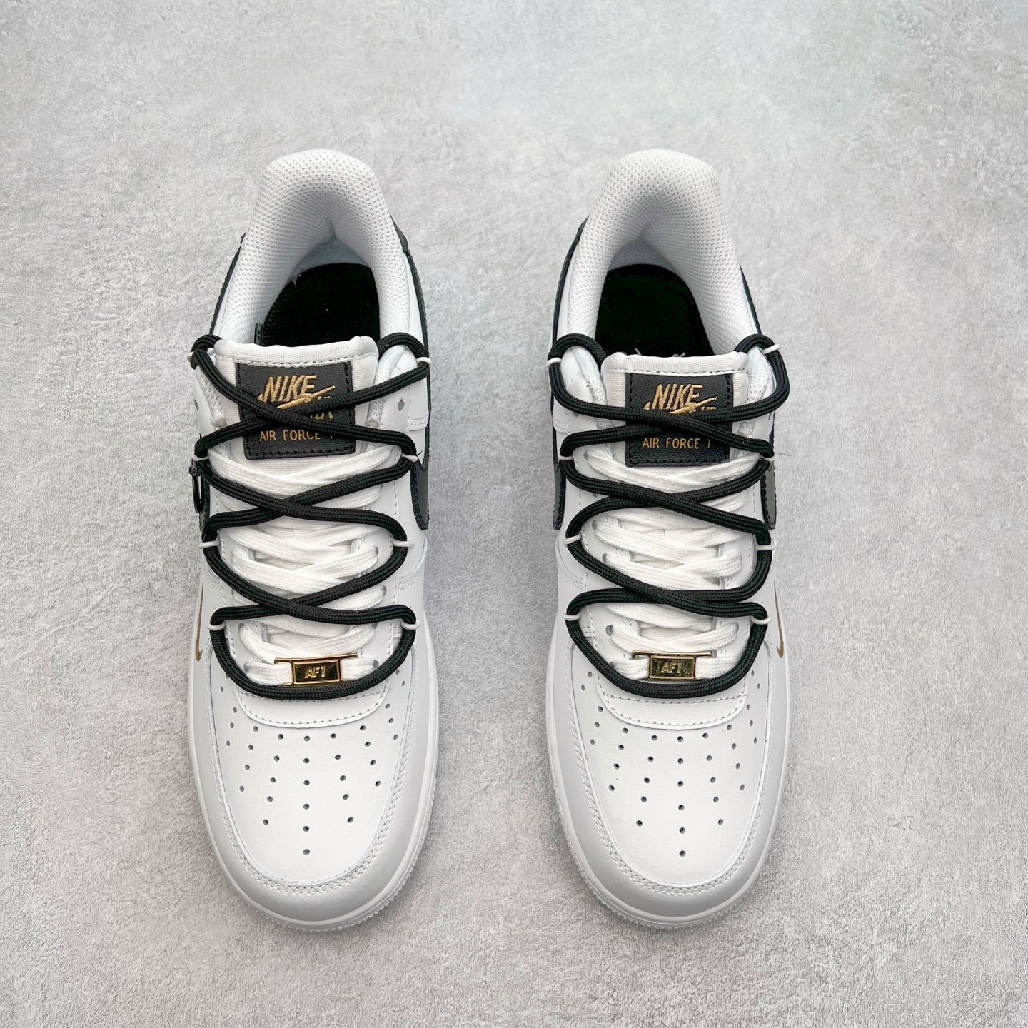 图片[2]-NK Air Force 1´07 Low 空军一号低帮百搭休闲运动板鞋 CZ0210-102 柔软、弹性十足的缓震性能和出色的中底设计 横跨复古与现代的外型结合 造就出风靡全球 三十多年的Force 1 直到今天还深受青睐 尺码：36 36.5 37.5 38 38.5 39 40 40.5 41 42 42.5 43 44 44.5 45-选品中心