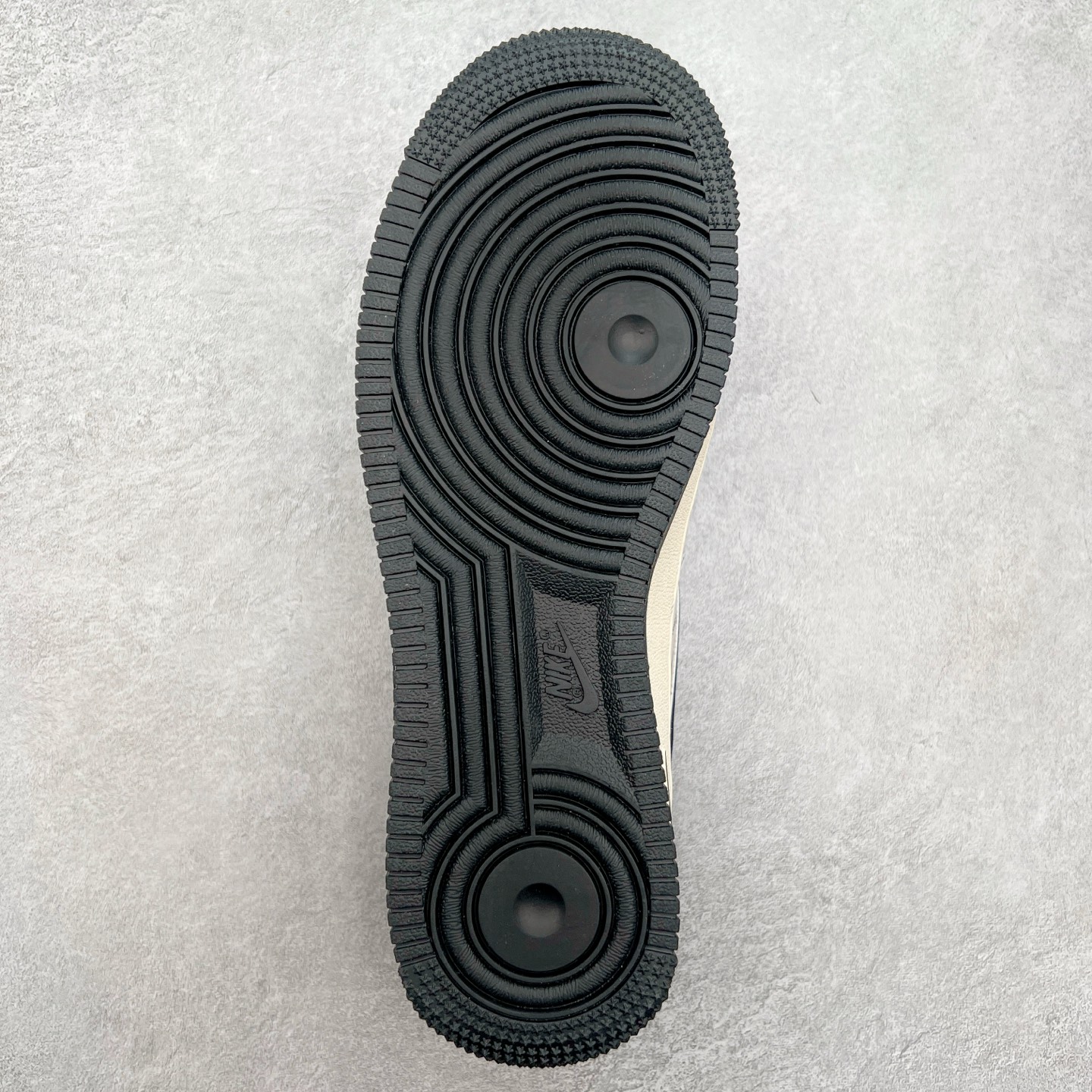 图片[9]-NK Air Force 1´07 Low 空军一号低帮百搭休闲运动板鞋 XZ6188-912 柔软、弹性十足的缓震性能和出色的中底设计 横跨复古与现代的外型结合 造就出风靡全球 三十多年的Force 1 直到今天还深受青睐 尺码：36 36.5 37.5 38 38.5 39 40 40.5 41 42 42.5 43 44 44.5 45-选品中心