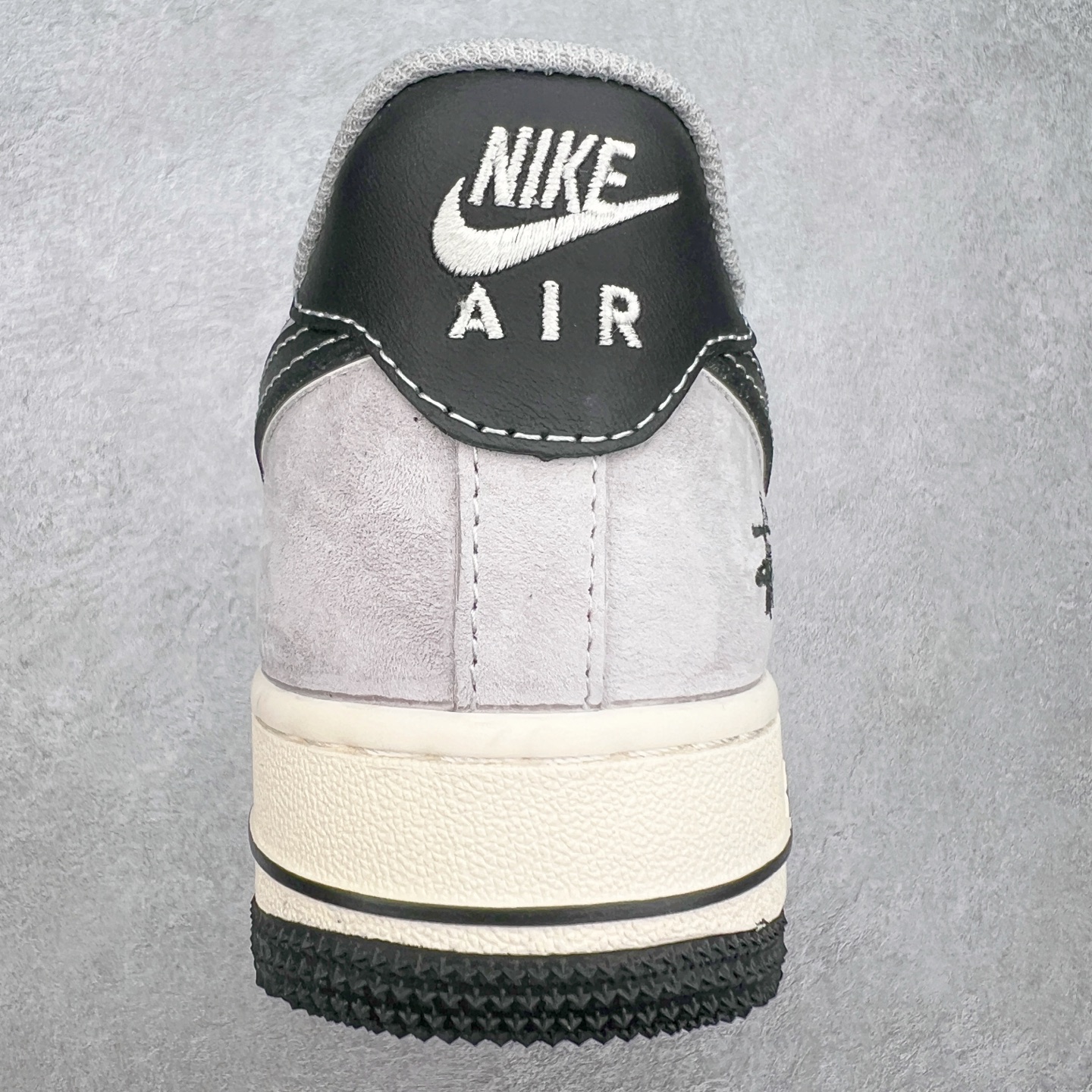 图片[8]-NK Air Force 1´07 Low 空军一号低帮百搭休闲运动板鞋 XZ6188-912 柔软、弹性十足的缓震性能和出色的中底设计 横跨复古与现代的外型结合 造就出风靡全球 三十多年的Force 1 直到今天还深受青睐 尺码：36 36.5 37.5 38 38.5 39 40 40.5 41 42 42.5 43 44 44.5 45-选品中心