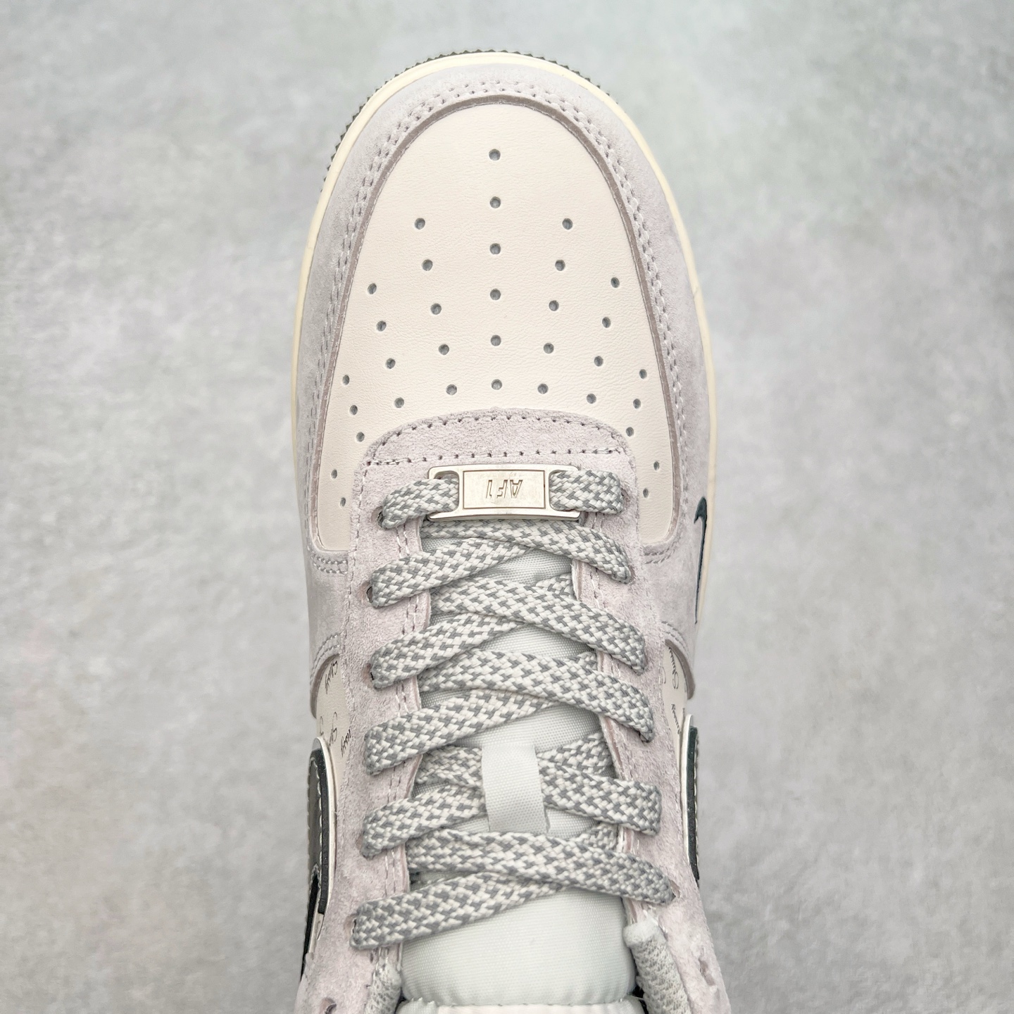 图片[4]-NK Air Force 1´07 Low 空军一号低帮百搭休闲运动板鞋 XZ6188-912 柔软、弹性十足的缓震性能和出色的中底设计 横跨复古与现代的外型结合 造就出风靡全球 三十多年的Force 1 直到今天还深受青睐 尺码：36 36.5 37.5 38 38.5 39 40 40.5 41 42 42.5 43 44 44.5 45-选品中心