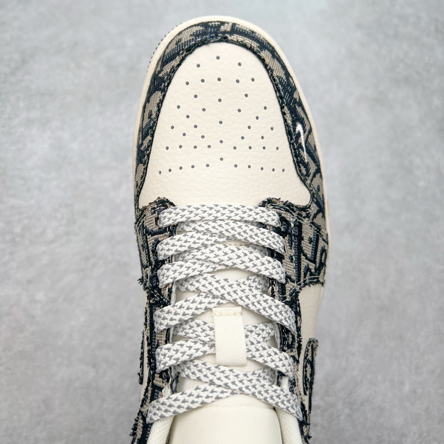 图片[4]-Air Jordan AJ1 Low 低帮定制 SJ9950-036 原厂内置气垫魔块 A模大底 头层小牛皮 鞋舌AJ原厂专用牛津布+AJ专用反口珍珠布+原厂无杂质高弹内里海棉+特殊封边弹力鞋带 尺码：36 36.5 37.5 38 38.5 39 40 40.5 41 42 42.5 43 44 44.5 45 46 47.5-选品中心