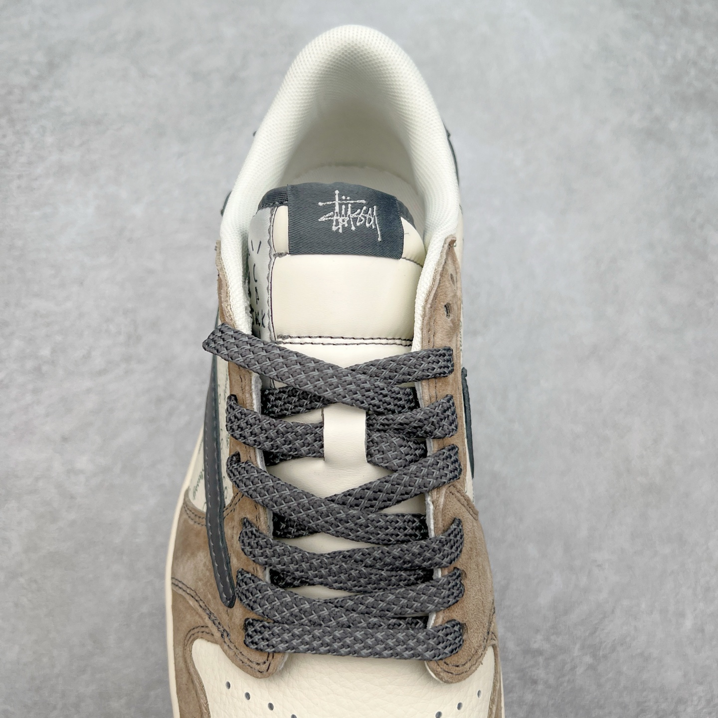 图片[5]-TS x Air Jordan AJ1 Low 倒钩低帮联名定制配色 XZ6188-690 原厂内置气垫魔块 A模大底 头层小牛皮 鞋舌AJ原厂专用牛津布+AJ专用反口珍珠布+原厂无杂质高弹内里海棉+特殊封边弹力鞋带 尺码：36 36.5 37.5 38 38.5 39 40 40.5 41 42 42.5 43 44 44.5 45 46 47.5-选品中心