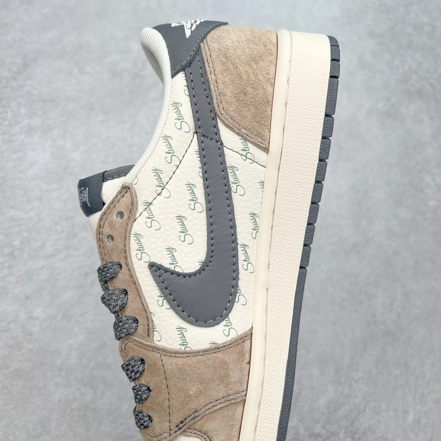 图片[7]-TS x Air Jordan AJ1 Low 倒钩低帮联名定制配色 XZ6188-690 原厂内置气垫魔块 A模大底 头层小牛皮 鞋舌AJ原厂专用牛津布+AJ专用反口珍珠布+原厂无杂质高弹内里海棉+特殊封边弹力鞋带 尺码：36 36.5 37.5 38 38.5 39 40 40.5 41 42 42.5 43 44 44.5 45 46 47.5-选品中心