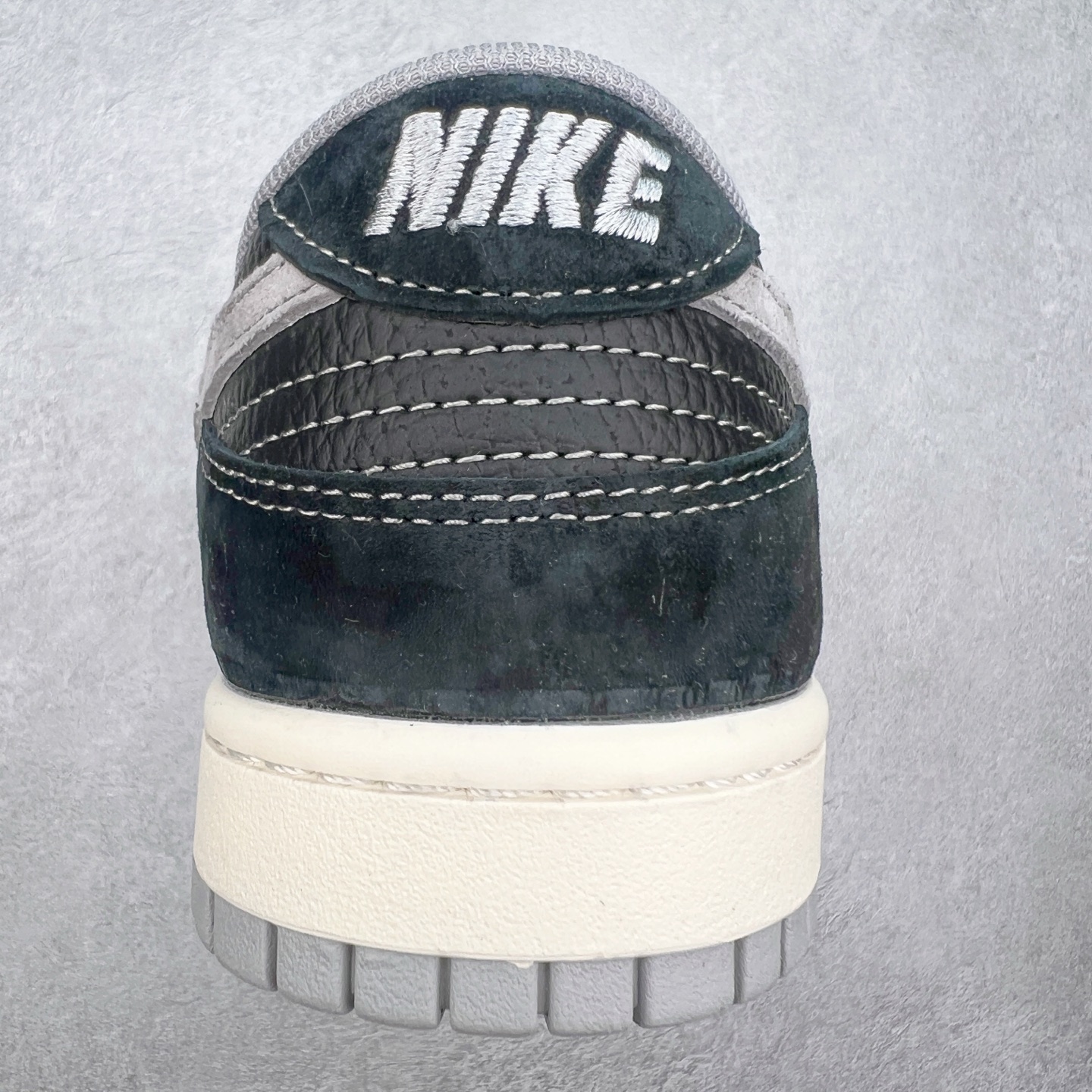 图片[8]-NK Dunk Low 定制配色 XX3186-201 大厂出品 极力推荐 原装头层材料 独家版型蒸餾加工帶來的是更好的视觉和脚感体验大厂纯原品质出货 清洁度 电绣工艺 皮料切割干净无任何毛边 细节完美 尺码：36 36.5 37.5 38 38.5 39 40 40.5 41 42 42.5 43 44 44.5 45-选品中心