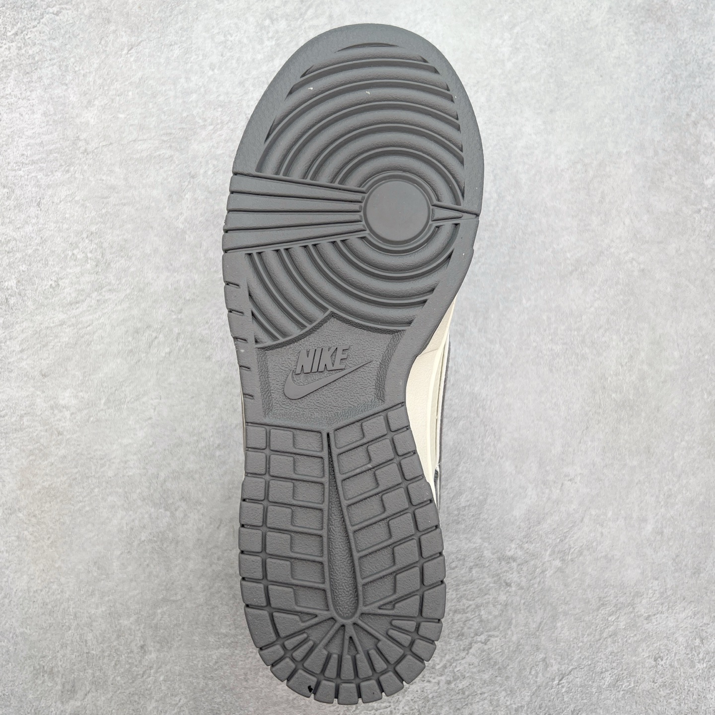 图片[9]-NK Dunk Low 定制配色 YX5066-252 大厂出品 极力推荐 原装头层材料 独家版型蒸餾加工帶來的是更好的视觉和脚感体验大厂纯原品质出货 清洁度 电绣工艺 皮料切割干净无任何毛边 细节完美 尺码：36 36.5 37.5 38 38.5 39 40 40.5 41 42 42.5 43 44 44.5 45-选品中心