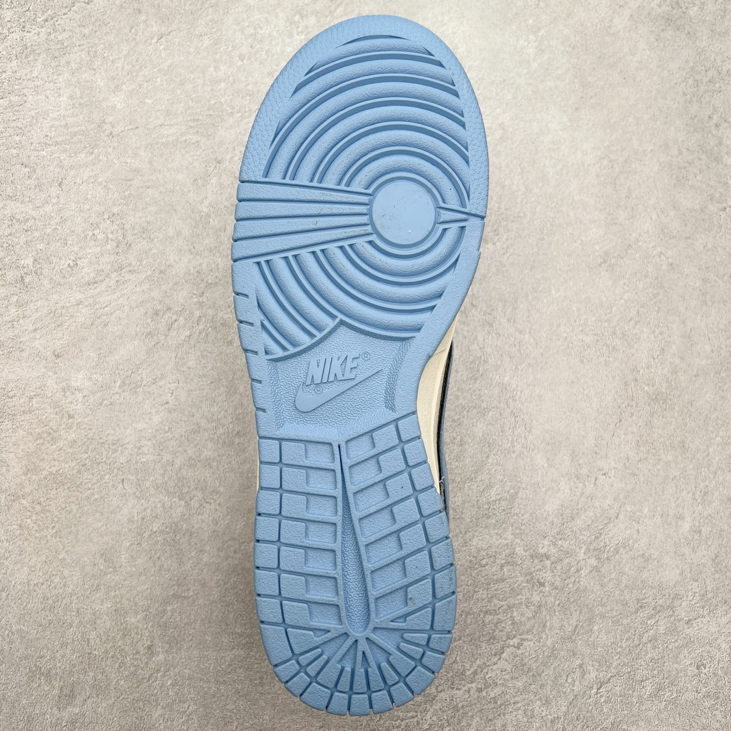 图片[9]-NK Dunk Low 定制配色 KK1333-027 大厂出品 极力推荐 原装头层材料 独家版型蒸餾加工帶來的是更好的视觉和脚感体验大厂纯原品质出货 清洁度 电绣工艺 皮料切割干净无任何毛边 细节完美 尺码：36 36.5 37.5 38 38.5 39 40 40.5 41 42 42.5 43 44 44.5 45-选品中心