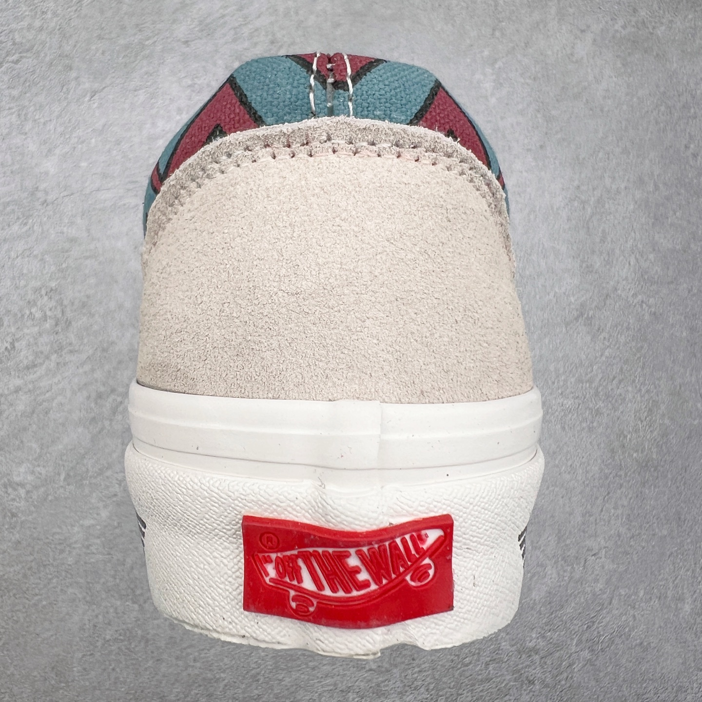 图片[8]-Parra x OTW by Vans 艺术家联名 此次联名融合了Parra 独特的超现实主义波普绘画风格 鞋侧不同设计的parra logo 彰显联名 货号：VN0A3WKT4QA 尺码：35 36 36.5 37 38 38.5 39 40 40.5 41 42 42.5 43 44-选品中心