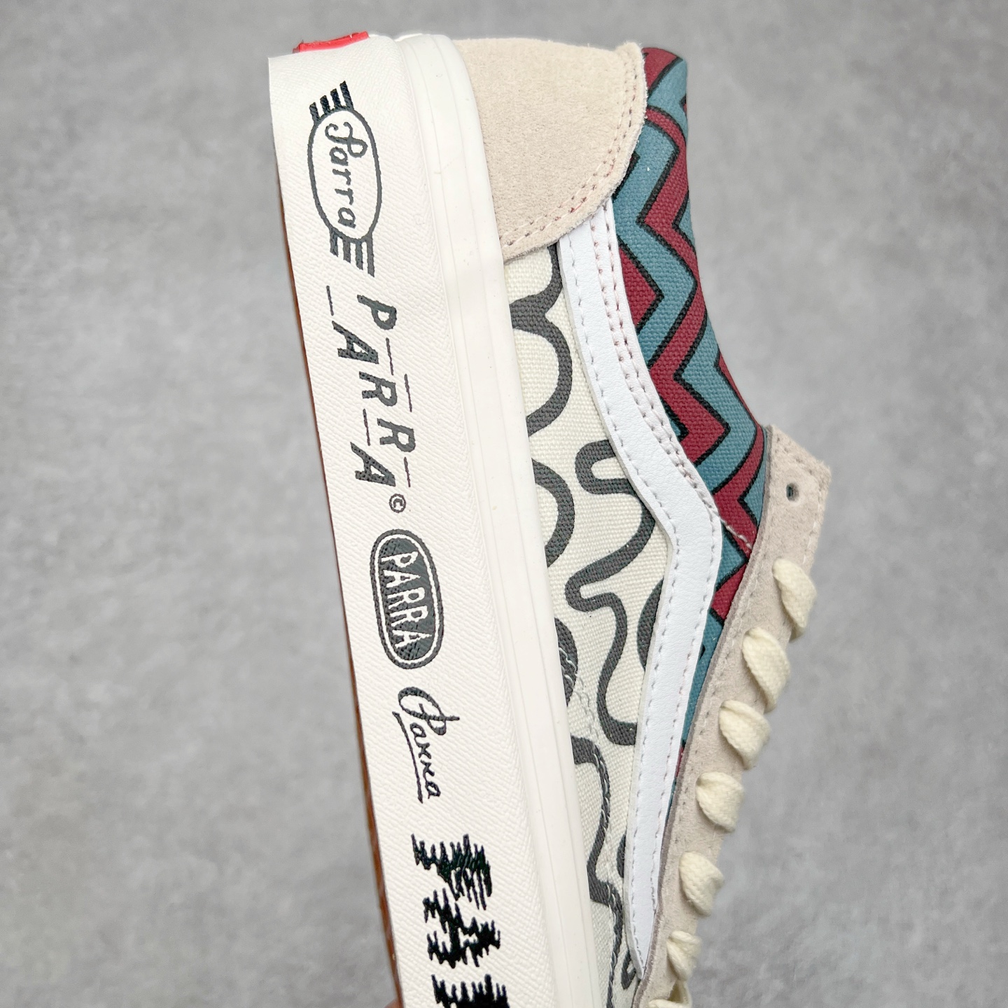 图片[6]-Parra x OTW by Vans 艺术家联名 此次联名融合了Parra 独特的超现实主义波普绘画风格 鞋侧不同设计的parra logo 彰显联名 货号：VN0A3WKT4QA 尺码：35 36 36.5 37 38 38.5 39 40 40.5 41 42 42.5 43 44-选品中心