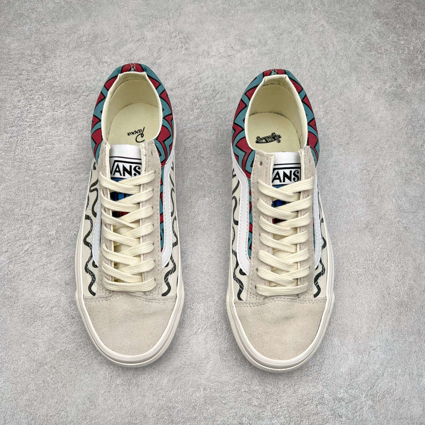 图片[2]-Parra x OTW by Vans 艺术家联名 此次联名融合了Parra 独特的超现实主义波普绘画风格 鞋侧不同设计的parra logo 彰显联名 货号：VN0A3WKT4QA 尺码：35 36 36.5 37 38 38.5 39 40 40.5 41 42 42.5 43 44-选品中心