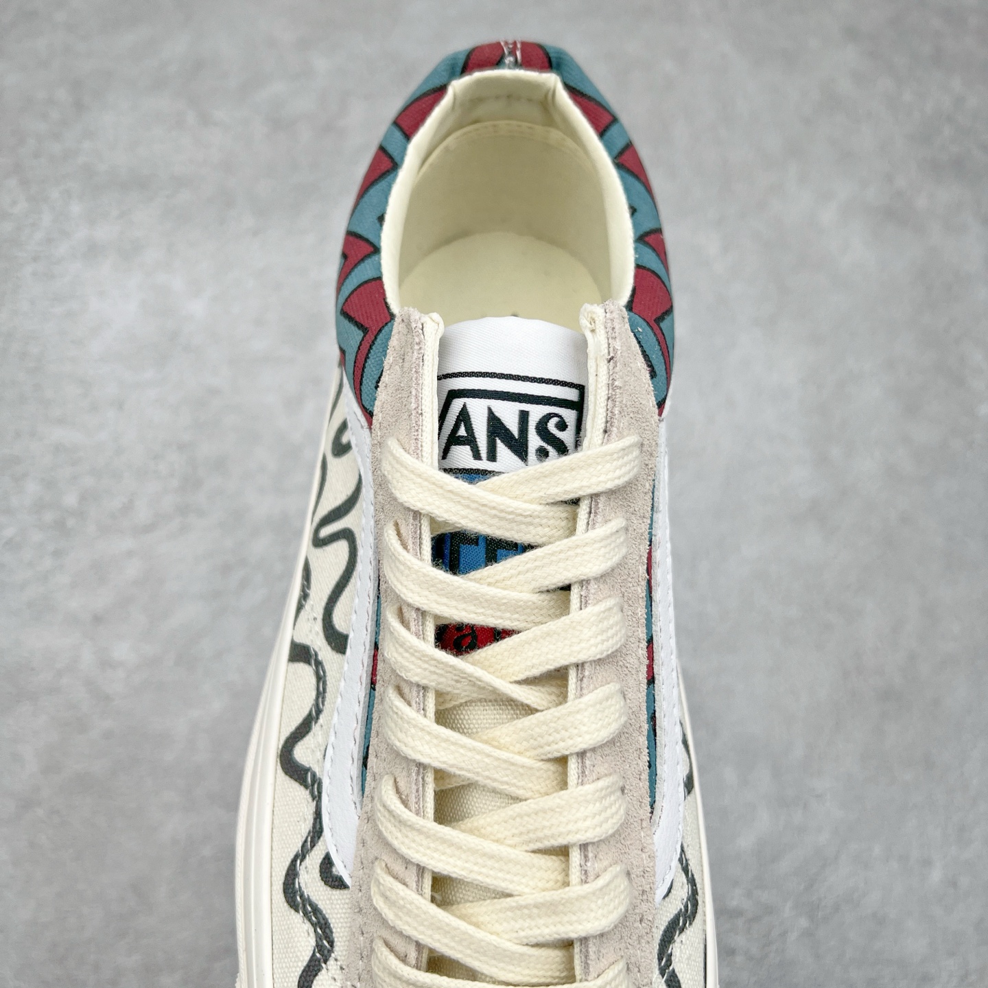 图片[5]-Parra x OTW by Vans 艺术家联名 此次联名融合了Parra 独特的超现实主义波普绘画风格 鞋侧不同设计的parra logo 彰显联名 货号：VN0A3WKT4QA 尺码：35 36 36.5 37 38 38.5 39 40 40.5 41 42 42.5 43 44-选品中心