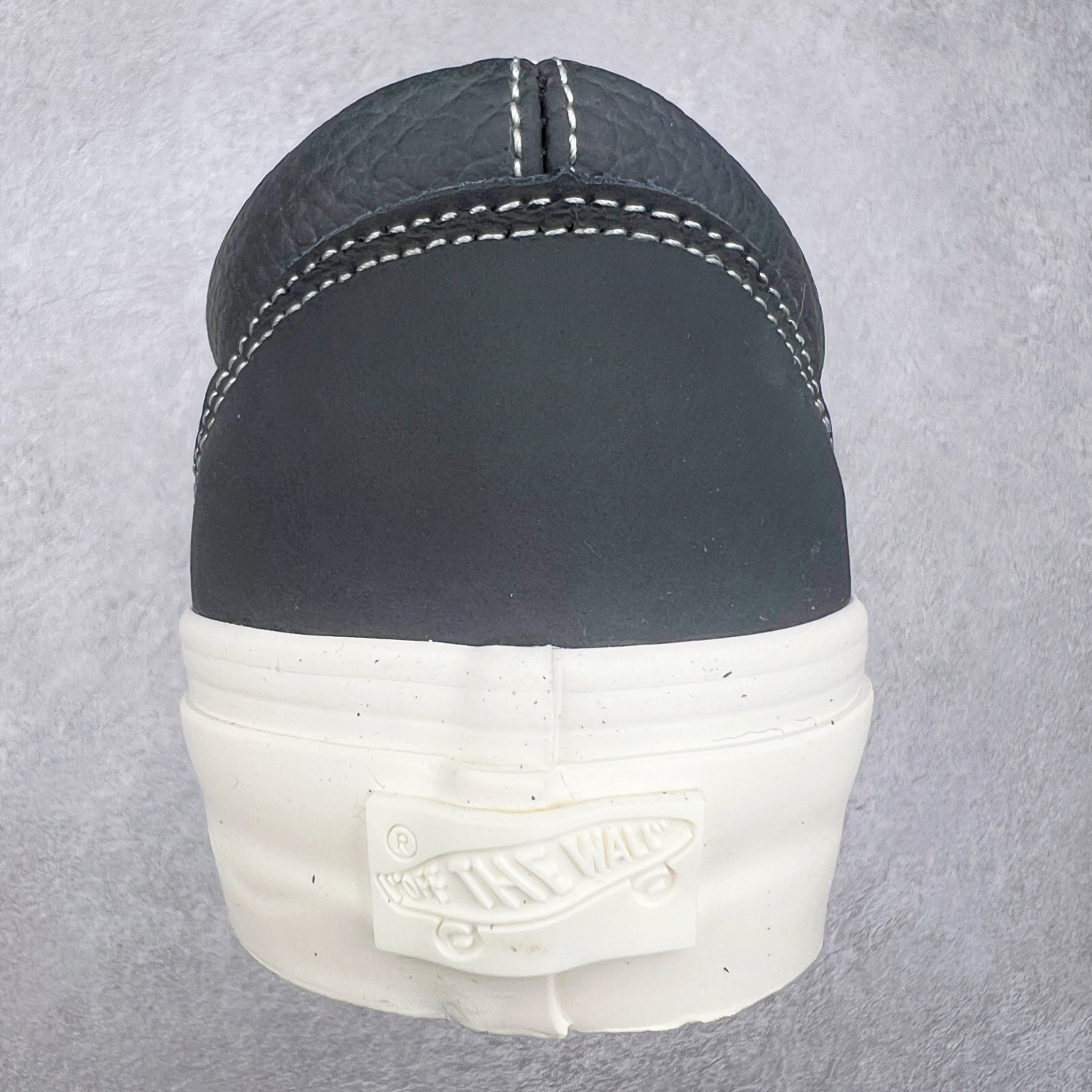 图片[8]-Vans Premium Old Skool 36 范斯官方 高端全皮质复古板鞋 经典Style 36 鞋型增强复古属性 从鞋型和贴合度方面重塑鞋款 全皮压纹材质质感拉满 缓震活动鞋垫使脚感更舒适 易搭配难出错 货号：VN000D57BLK1 尺码：36 36.5 37 38 38.5 39 40 40.5 41 42 42.5 43 44-选品中心