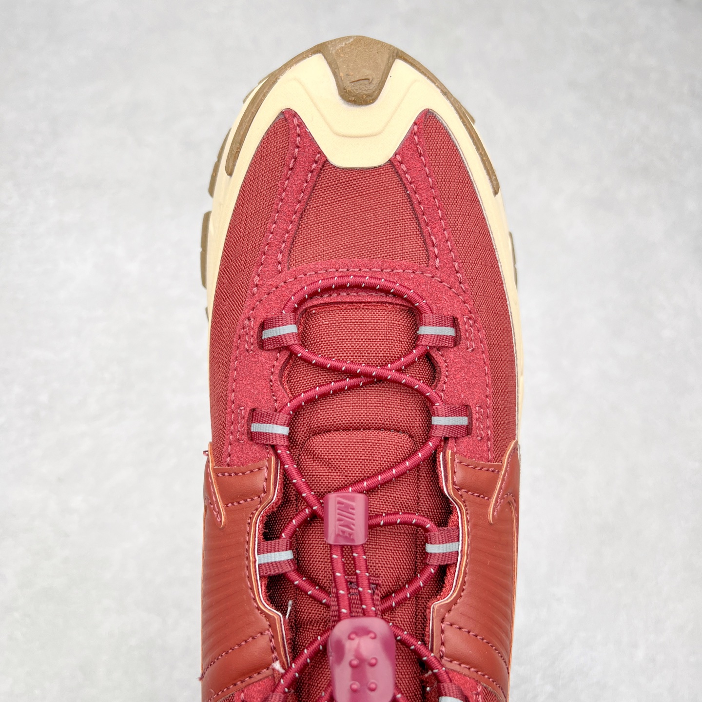 图片[4]-NK Zoom Vomero 5 Roam 佛莫罗5代徒步版系列经典复古增高厚底休闲运动慢跑鞋 HQ2181-700 Vomero Roam「漫游鞋」舒适性典范 工学拒水鞋面+ Air Zoom缓震配置无惧雨水 不受天气左右 助你灵活迈步 再加上厚实衬里和橡胶挡泥片 有效御寒不厚重 雨天照样利落出街 中性色调搭配简洁织物 打造百搭属性低调出街or高调亮相 都看你的男女同款不同色 轻松get多元风格 尺码：36 36.5 37.5 38 38.5 39 40 40.5 41 42 42.5 43 44 44.5 45-选品中心