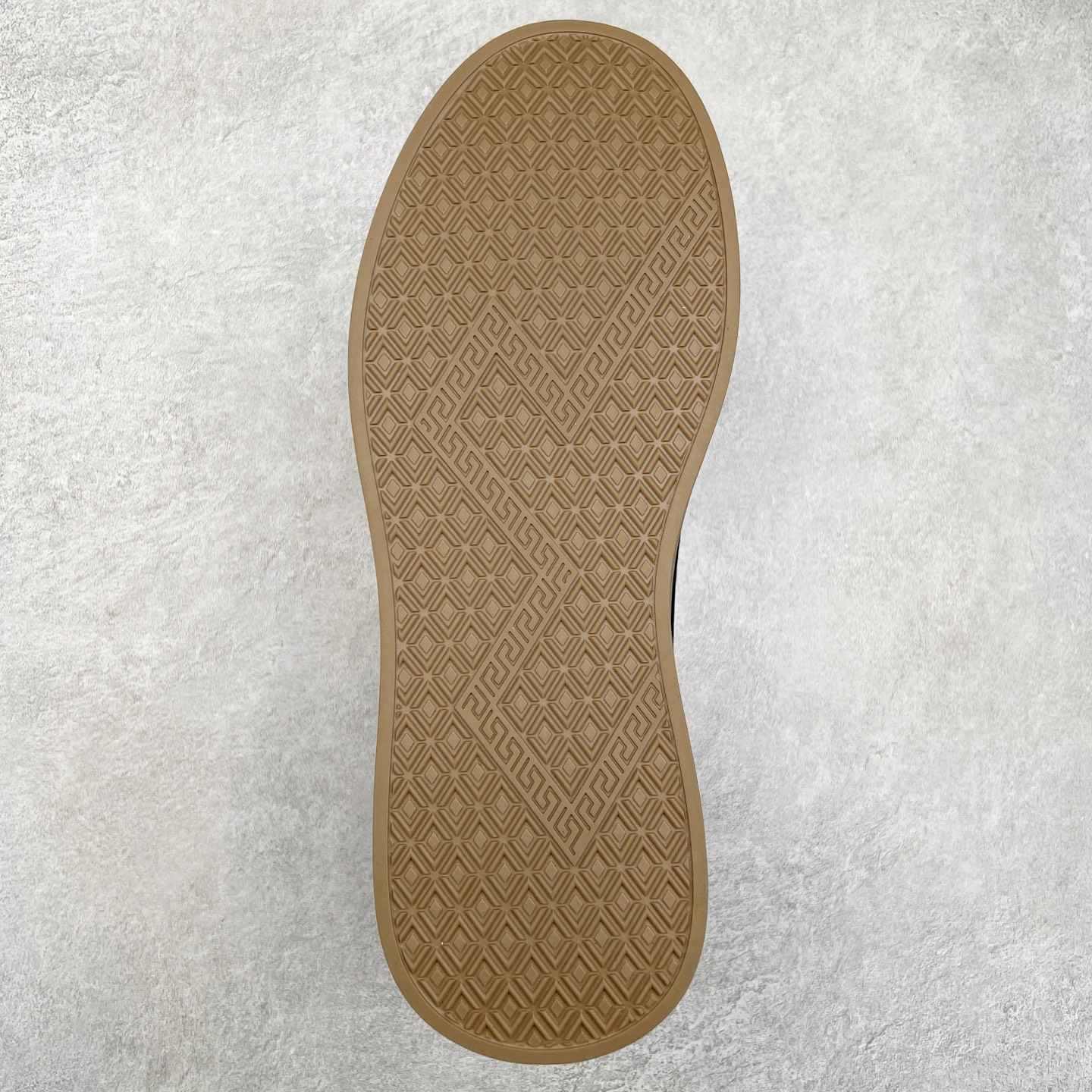 图片[9]-ECCO爱步男款小白鞋百搭鞋 真皮透气防滑休闲板鞋 街头趣闯系列 品质牛皮鞋面，轻盈柔韧 具有良好的透气效果 简约免系带设计 自由穿脱 出行更加方便 PU中底橡胶大底，抓地力强 具有良好的防滑耐磨性 休闲百搭 简约利落 时尚通勤 尺码：38 39 40 41 42 43 44（ 皮鞋码）-选品中心