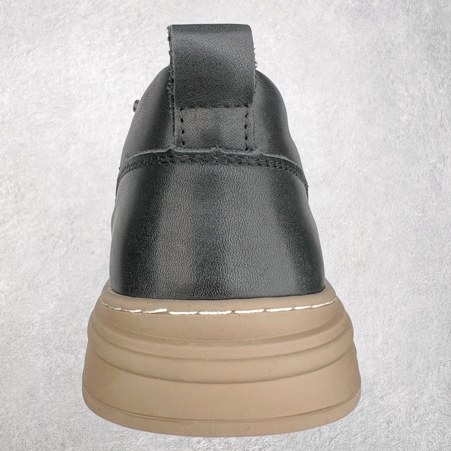 图片[8]-ECCO爱步男款小白鞋百搭鞋 真皮透气防滑休闲板鞋 街头趣闯系列 品质牛皮鞋面，轻盈柔韧 具有良好的透气效果 简约免系带设计 自由穿脱 出行更加方便 PU中底橡胶大底，抓地力强 具有良好的防滑耐磨性 休闲百搭 简约利落 时尚通勤 尺码：38 39 40 41 42 43 44（ 皮鞋码）-选品中心