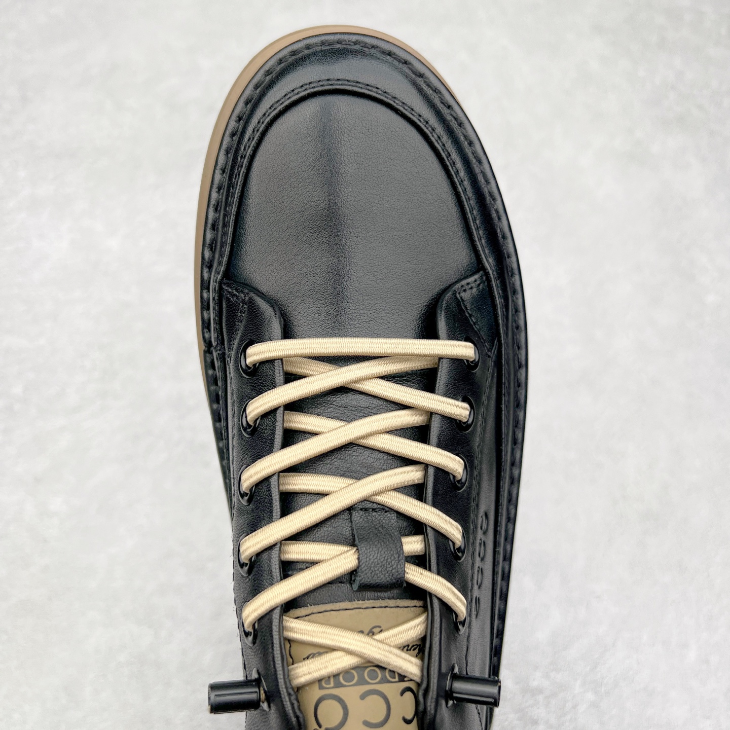 图片[4]-ECCO爱步男款小白鞋百搭鞋 真皮透气防滑休闲板鞋 街头趣闯系列 品质牛皮鞋面，轻盈柔韧 具有良好的透气效果 简约免系带设计 自由穿脱 出行更加方便 PU中底橡胶大底，抓地力强 具有良好的防滑耐磨性 休闲百搭 简约利落 时尚通勤 尺码：38 39 40 41 42 43 44（ 皮鞋码）-选品中心