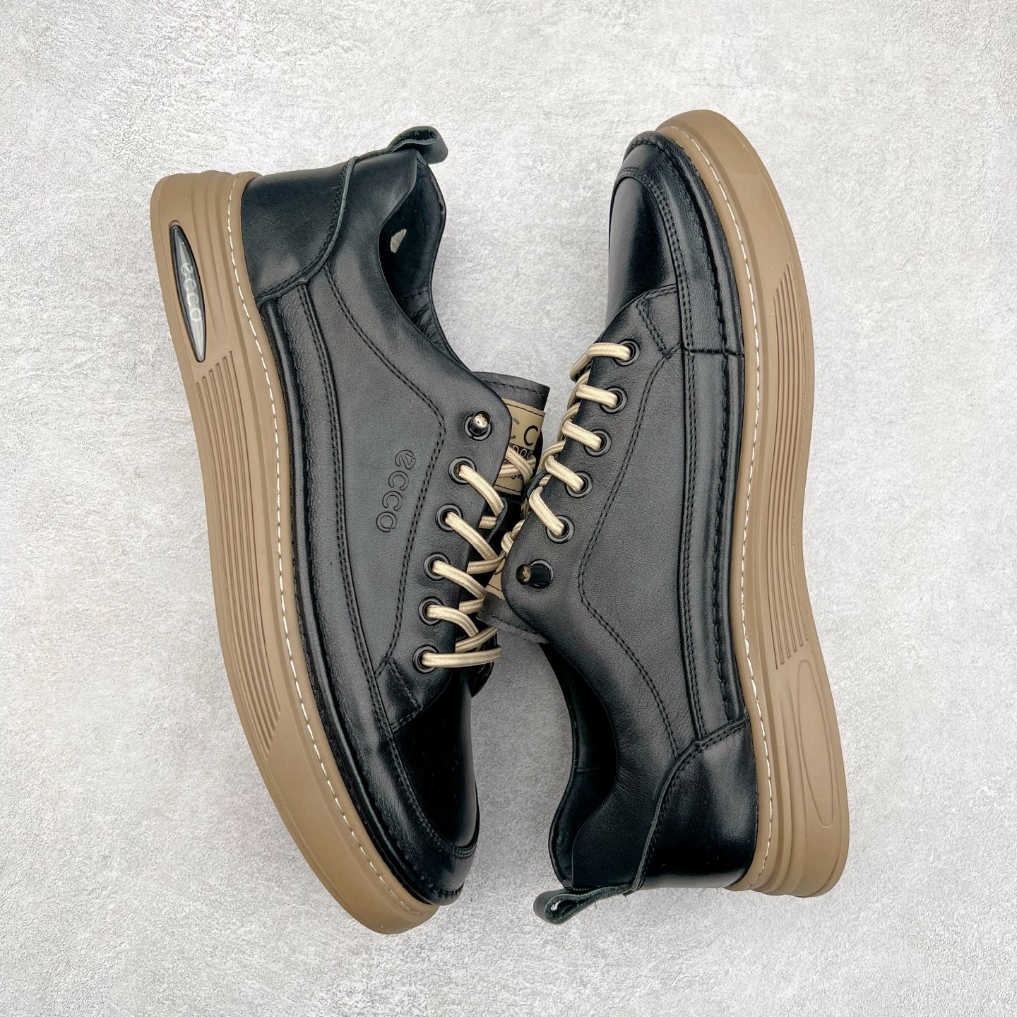 图片[3]-ECCO爱步男款小白鞋百搭鞋 真皮透气防滑休闲板鞋 街头趣闯系列 品质牛皮鞋面，轻盈柔韧 具有良好的透气效果 简约免系带设计 自由穿脱 出行更加方便 PU中底橡胶大底，抓地力强 具有良好的防滑耐磨性 休闲百搭 简约利落 时尚通勤 尺码：38 39 40 41 42 43 44（ 皮鞋码）-选品中心