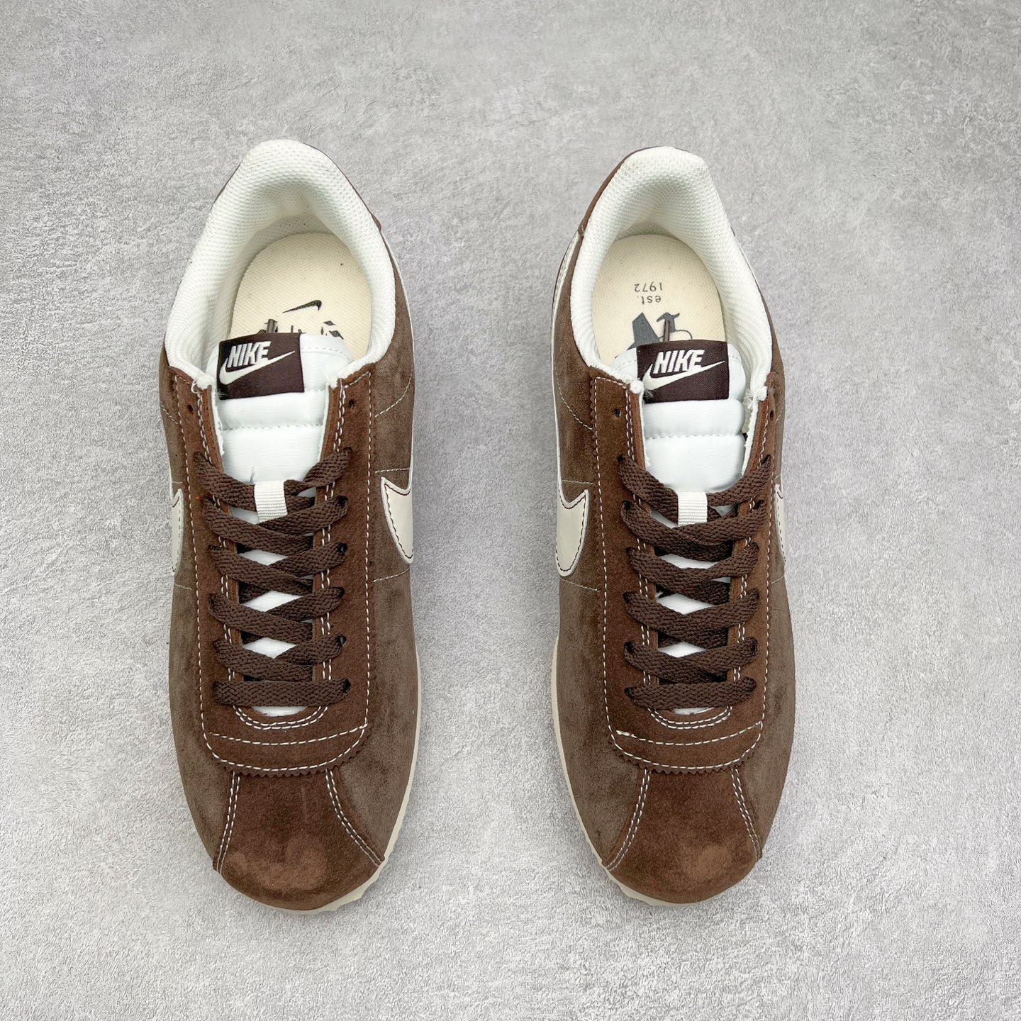图片[2]-NK Classic Cortez Leather 阿甘复古初代皮革慢跑鞋 实体平台指令订单 全套原纸板楦头开发 原厂数据大底磨具 一比一鞋头弧度高度鞋身弧度 细节品控鞋型随意对比 正确烫金高频细节 公司级标准检验QC 区分市面一切版本 完美复刻阿甘复古鞋型 尺码：35.5 36 36.5 37.5 38 38.5 39 40 40.5 41 42 42.5 43 44 45-选品中心