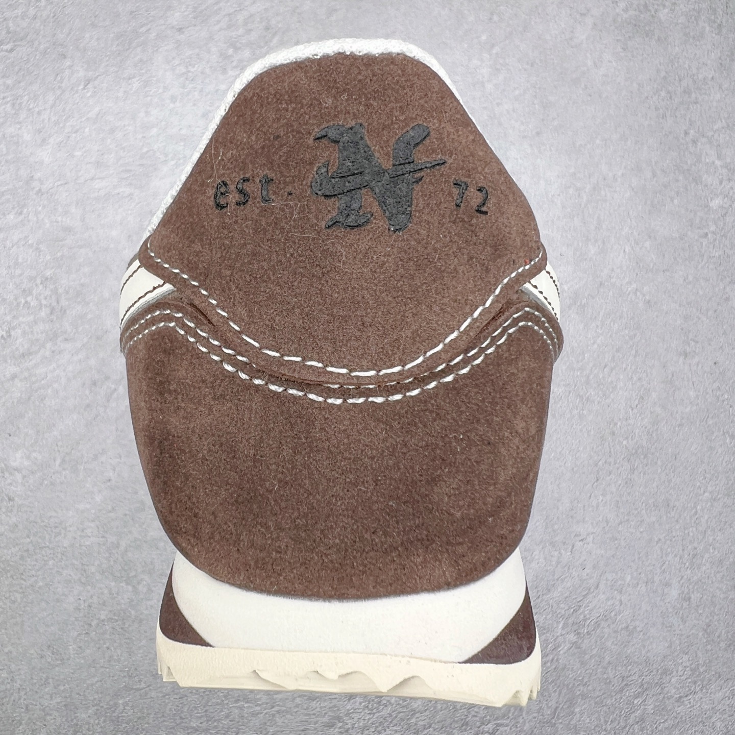 图片[8]-NK Classic Cortez Leather 阿甘复古初代皮革慢跑鞋 实体平台指令订单 全套原纸板楦头开发 原厂数据大底磨具 一比一鞋头弧度高度鞋身弧度 细节品控鞋型随意对比 正确烫金高频细节 公司级标准检验QC 区分市面一切版本 完美复刻阿甘复古鞋型 尺码：35.5 36 36.5 37.5 38 38.5 39 40 40.5 41 42 42.5 43 44 45-选品中心